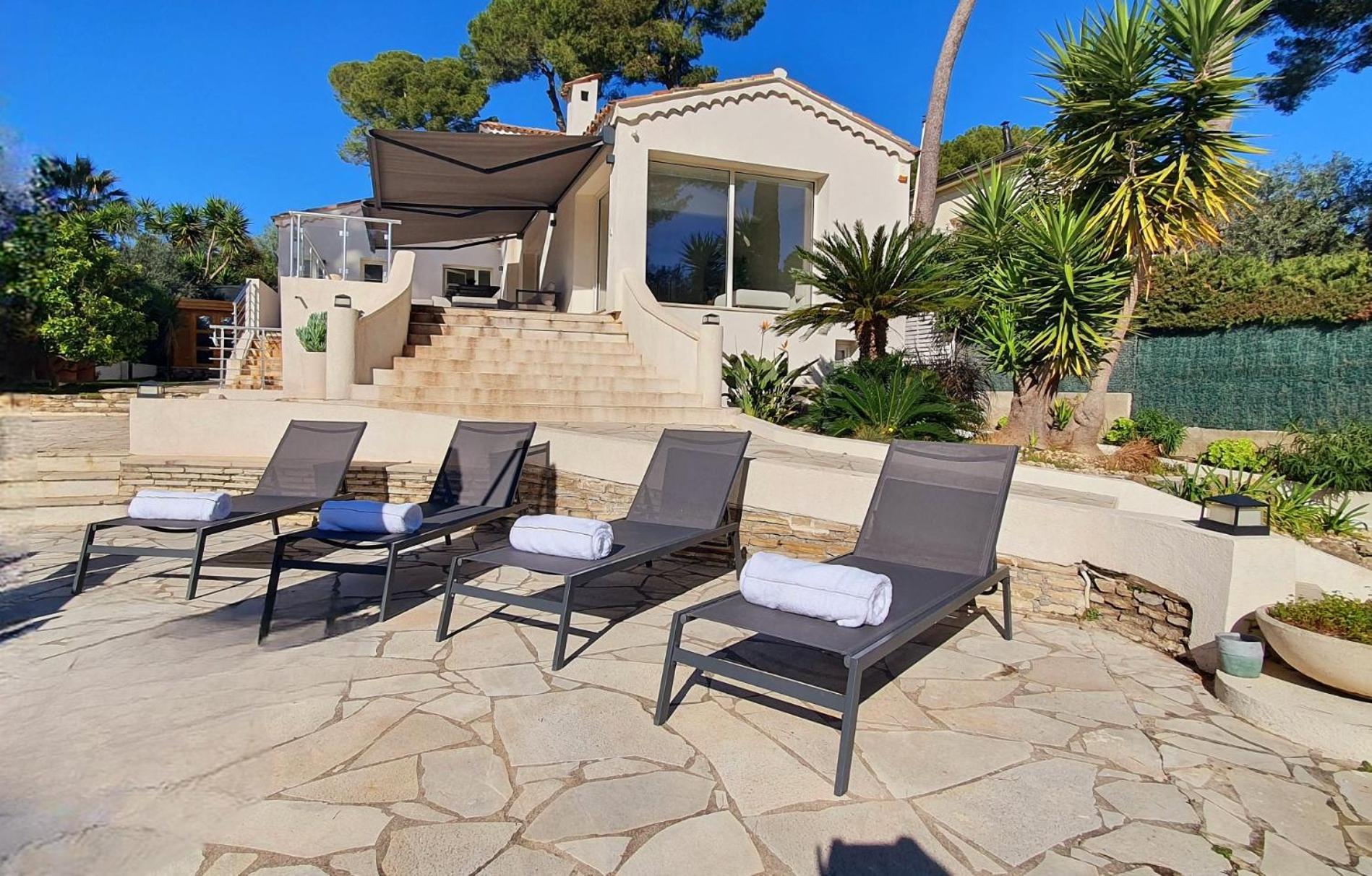 Villa Vue A Classee 4 Etoiles-piscine Chauffee