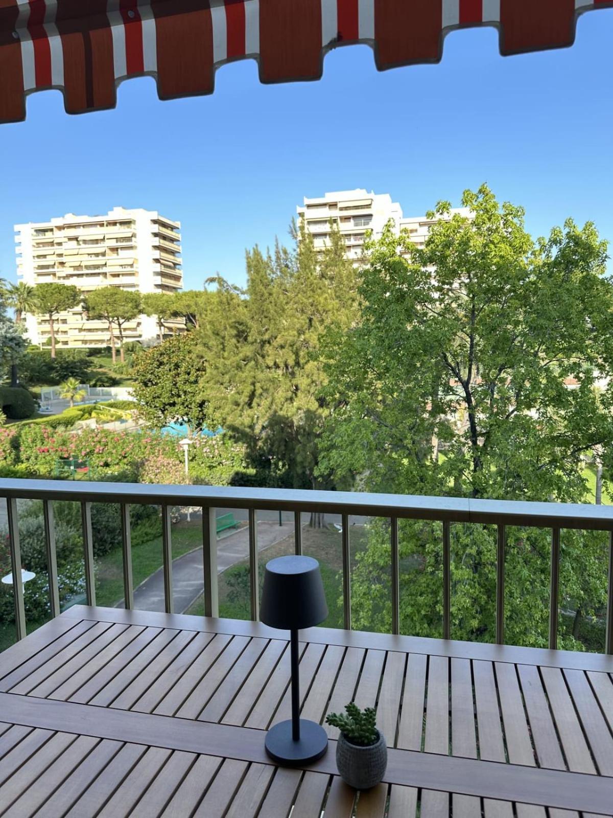 Cozy Flat With Pool And Balcony *