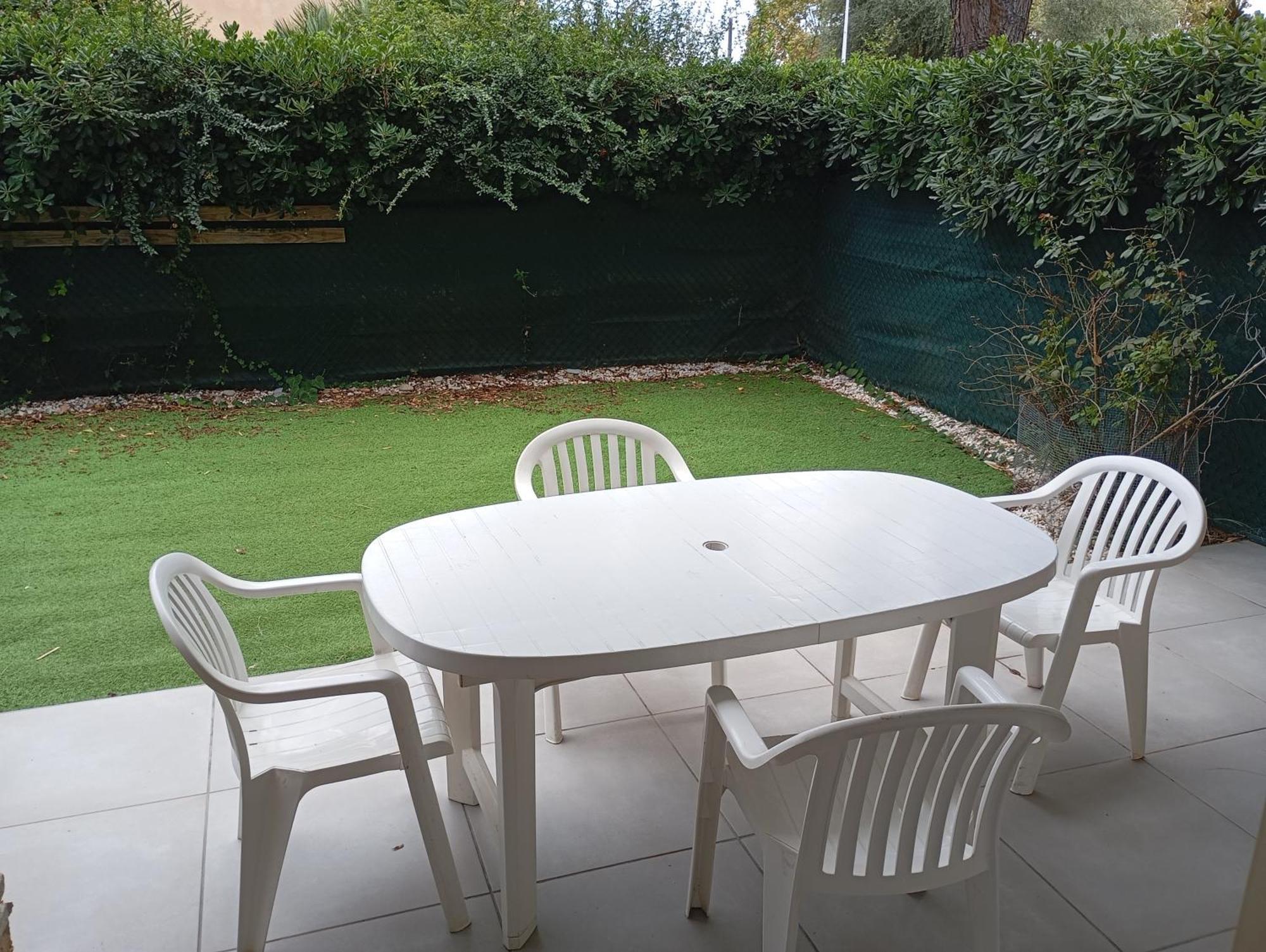 Lumineux Avec Terrasse De 50m2 * Antibes