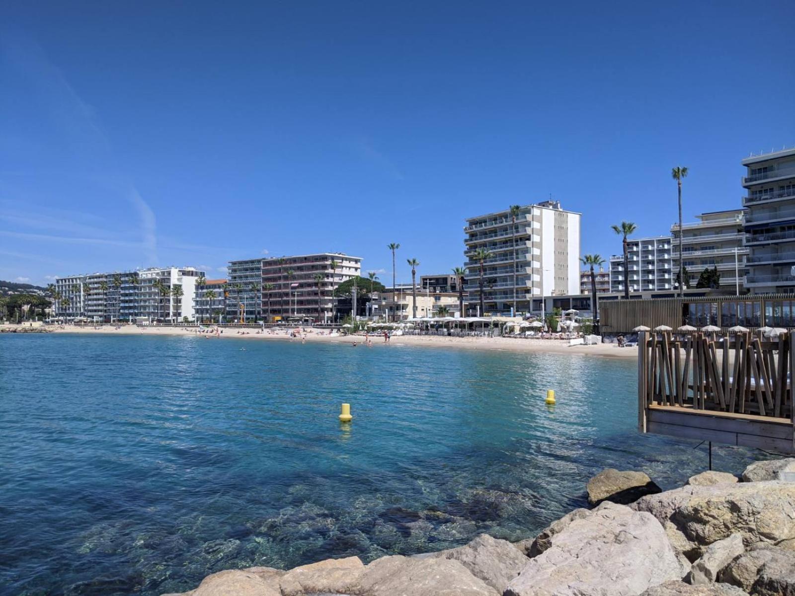 Beautiful Rooftop With Terrace And Sea View. Antibes