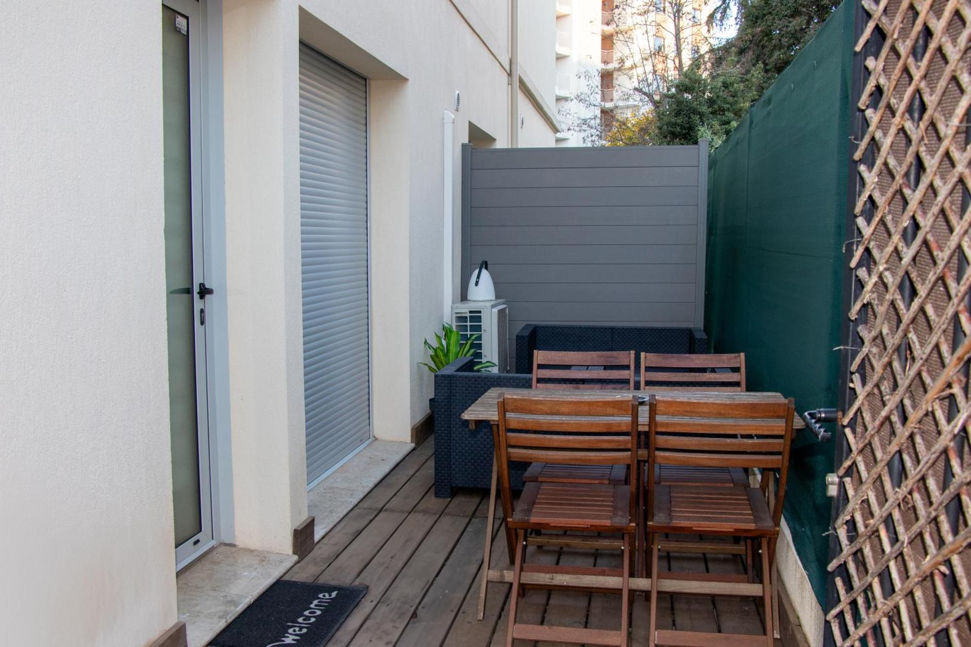 Apartment Confortable - Parking Inclus - Proche Juan-les-pins *
