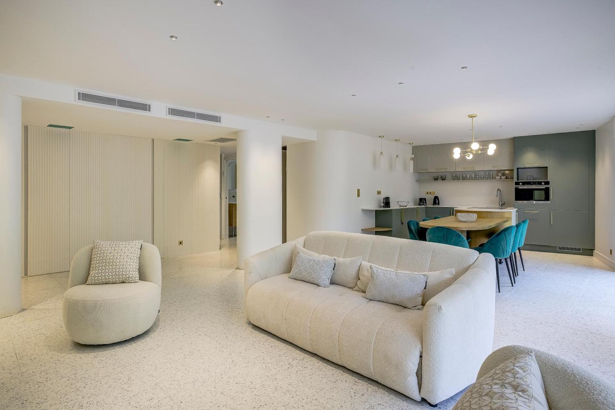 Apartment Perle Rare Au Coeur De La Pinede Antibes