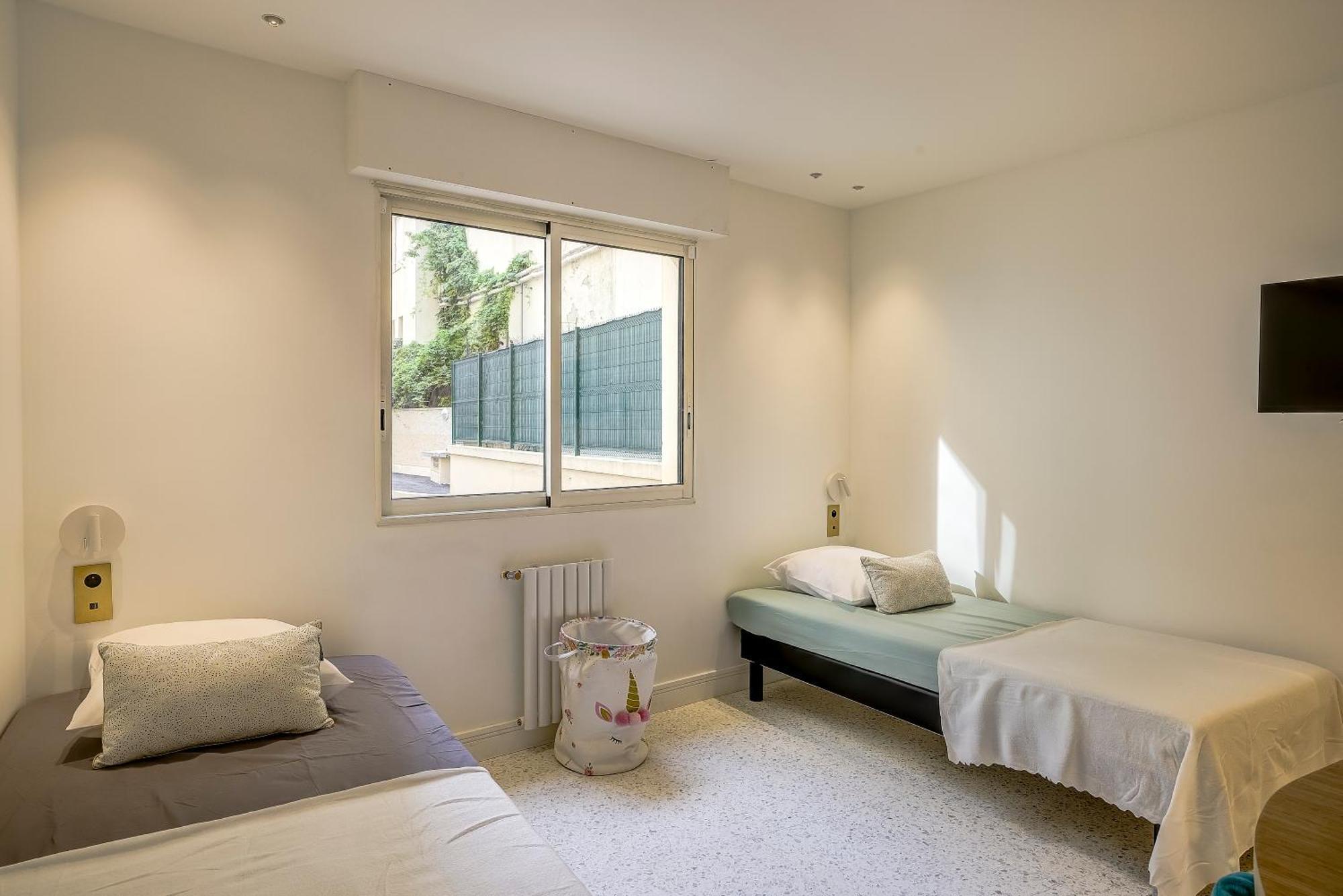 Apartment Perle Rare Au Coeur De La Pinede Antibes