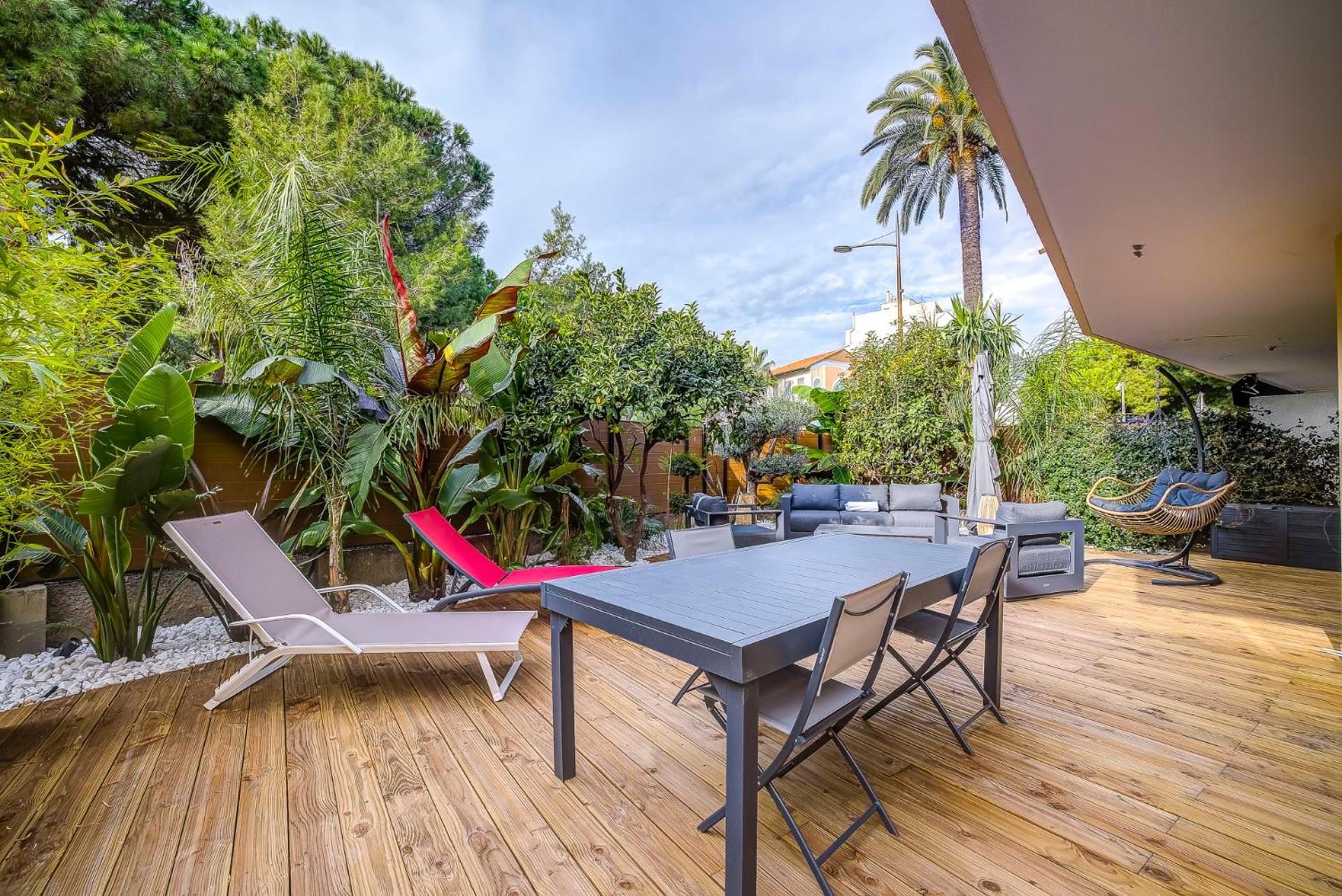 Apartment Perle Rare Au Coeur De La Pinede Antibes