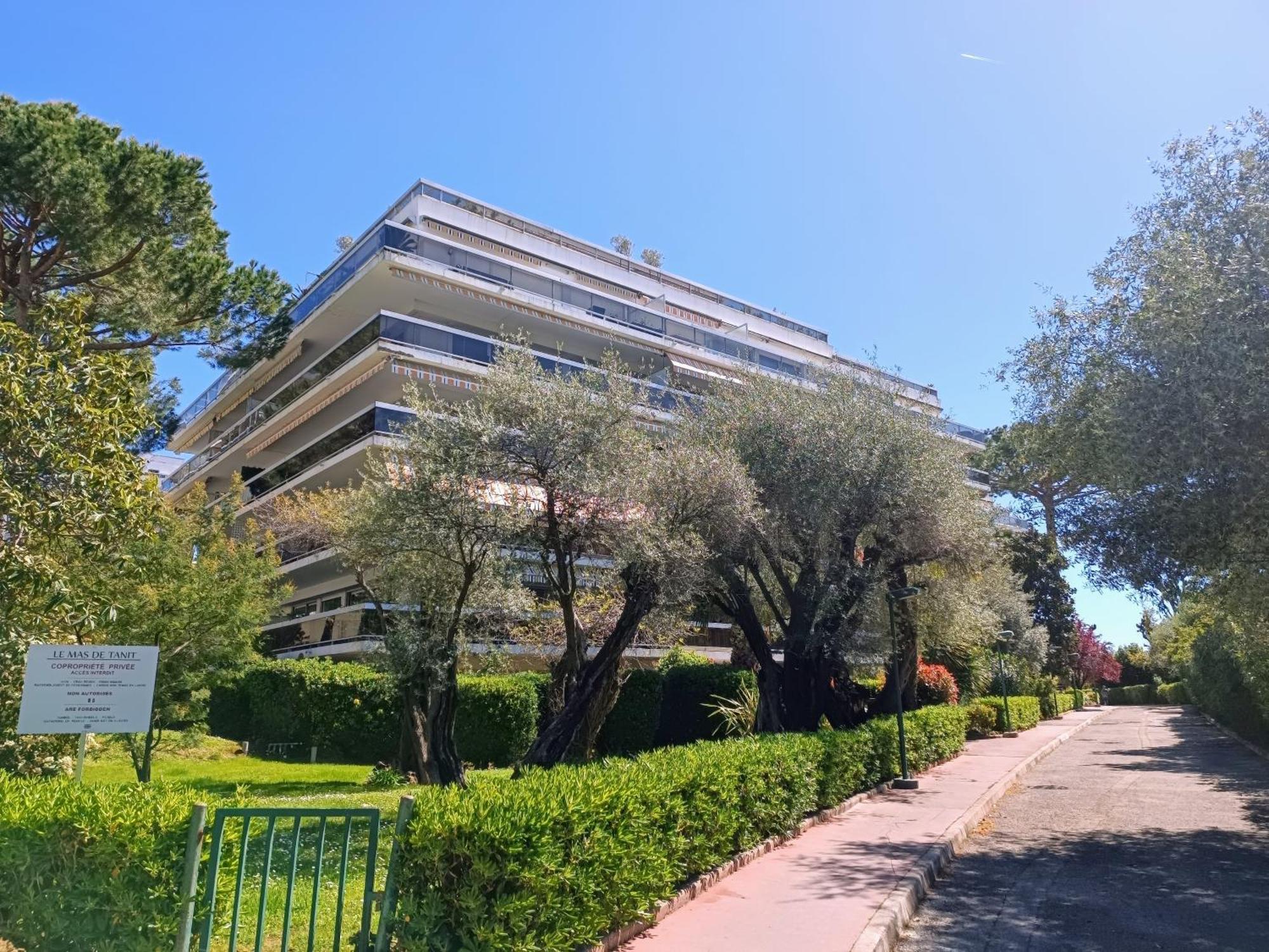 Arad 40M2 Classe Immense Terrasse 35 M2 Piscine Antibes Jlp Parking