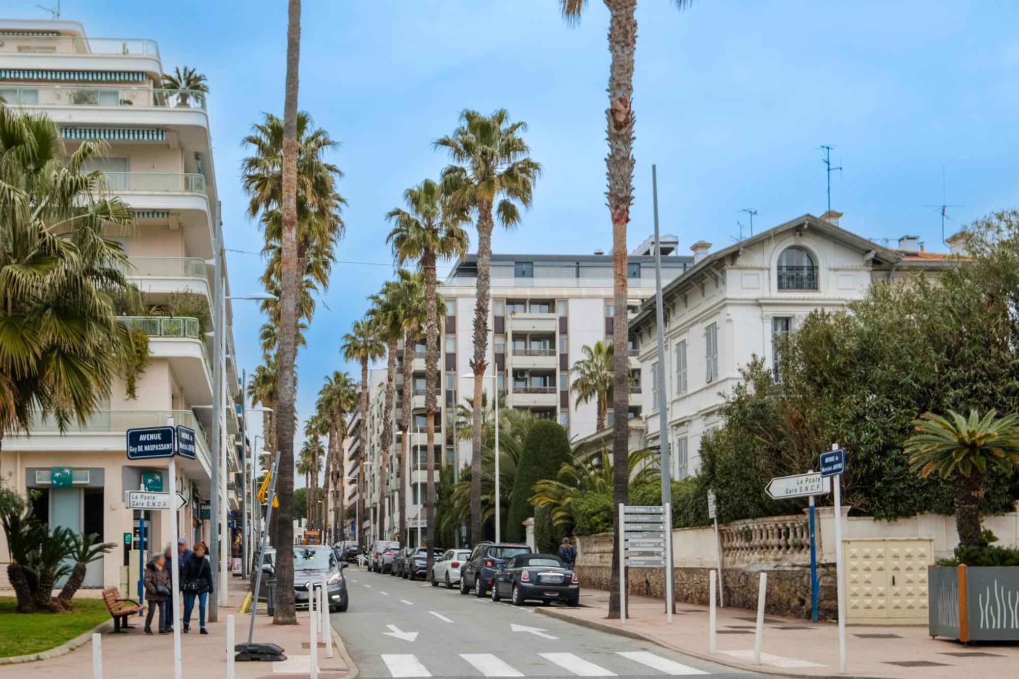 Meuble De Tourisme 3p Avec Clim Antibes