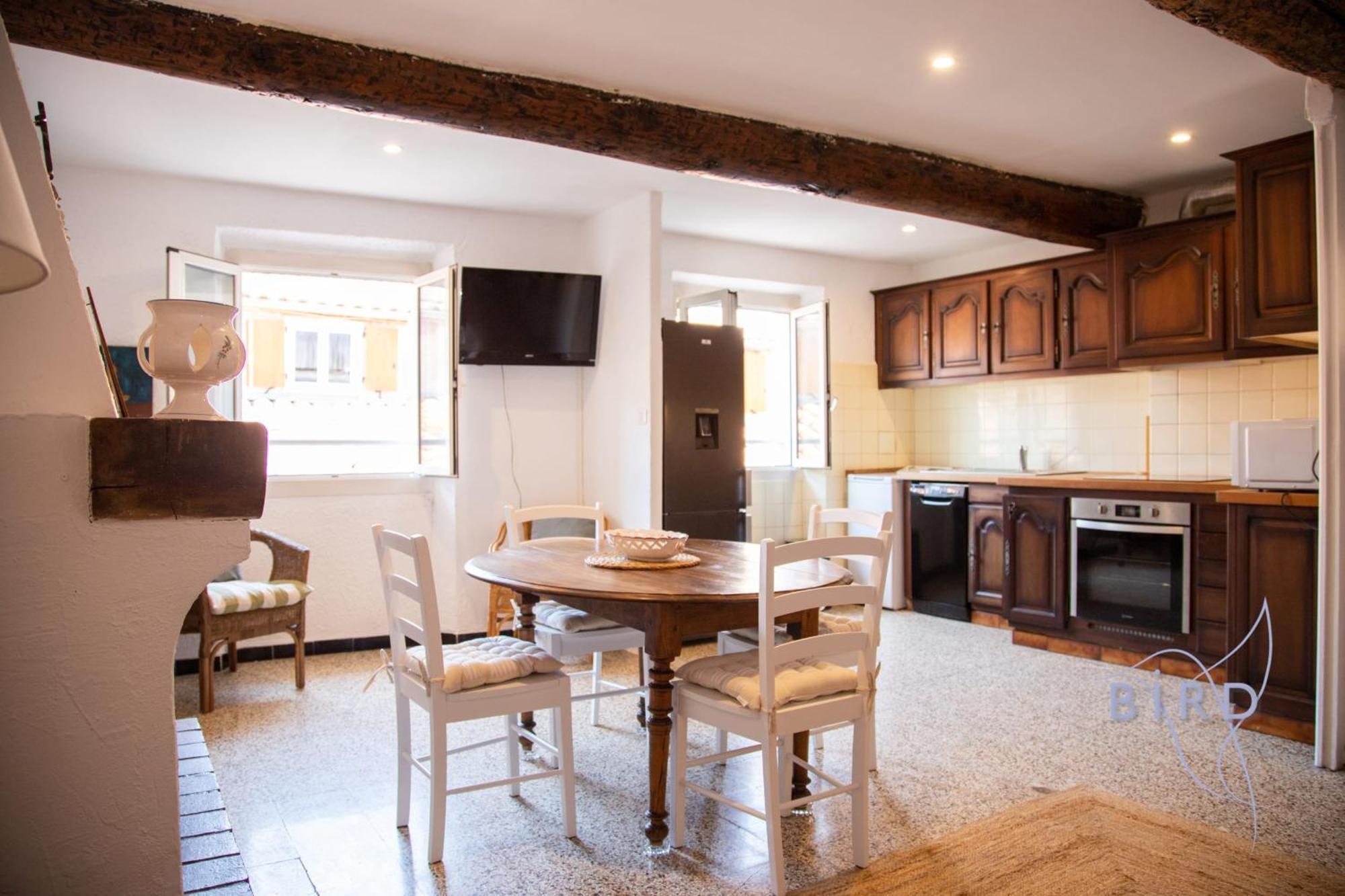Apartment Beautiful Authentic In The Heart Of Old Antibes