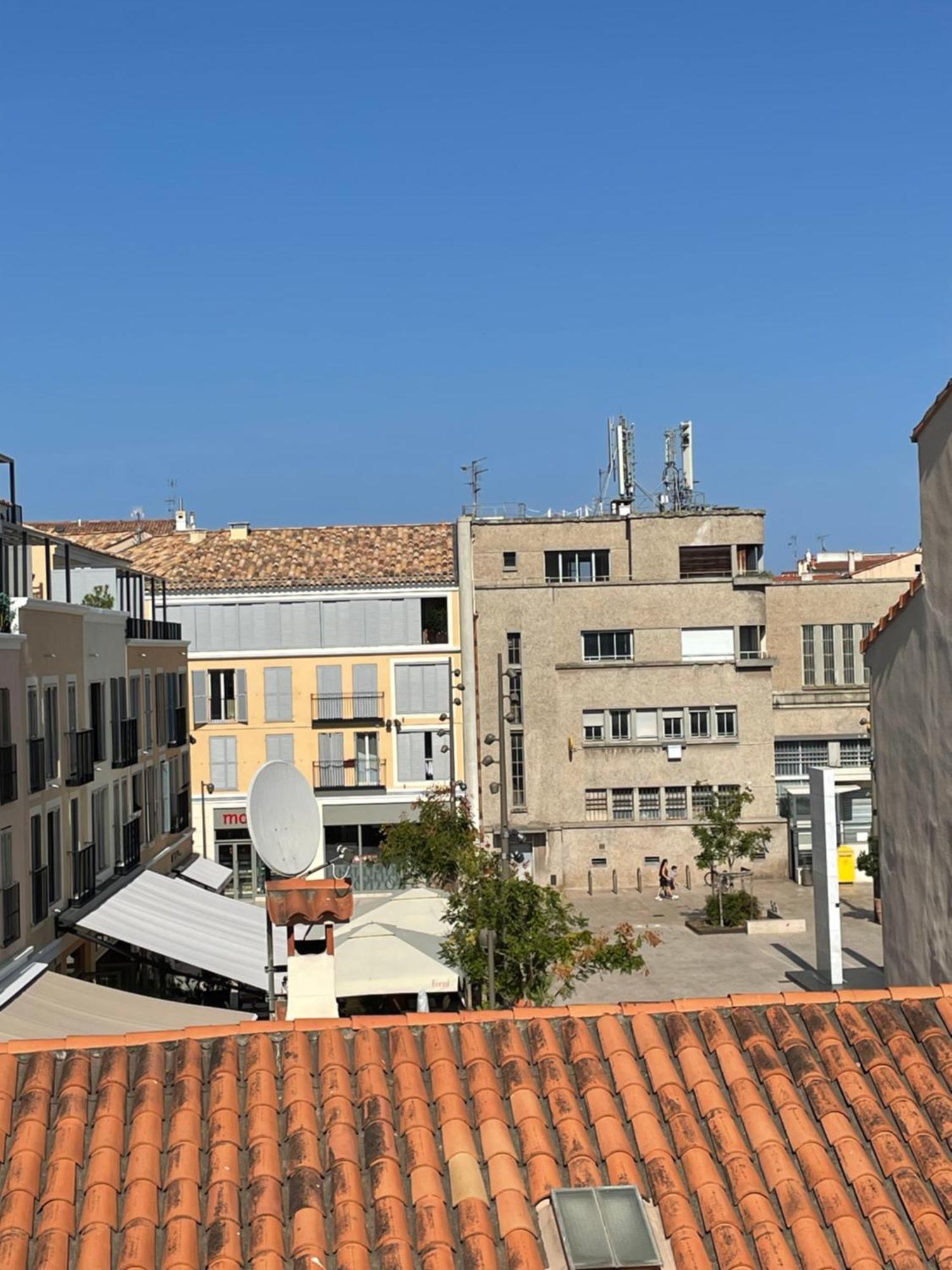 Marlene Vieil Antibes, Quartier Renove Et Dynamique, Clim, Balcon