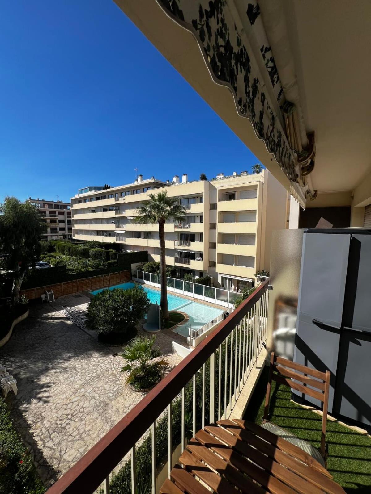 One-bedr Ap 50m From The Terrace Swimming Pool Air Con Holiday home