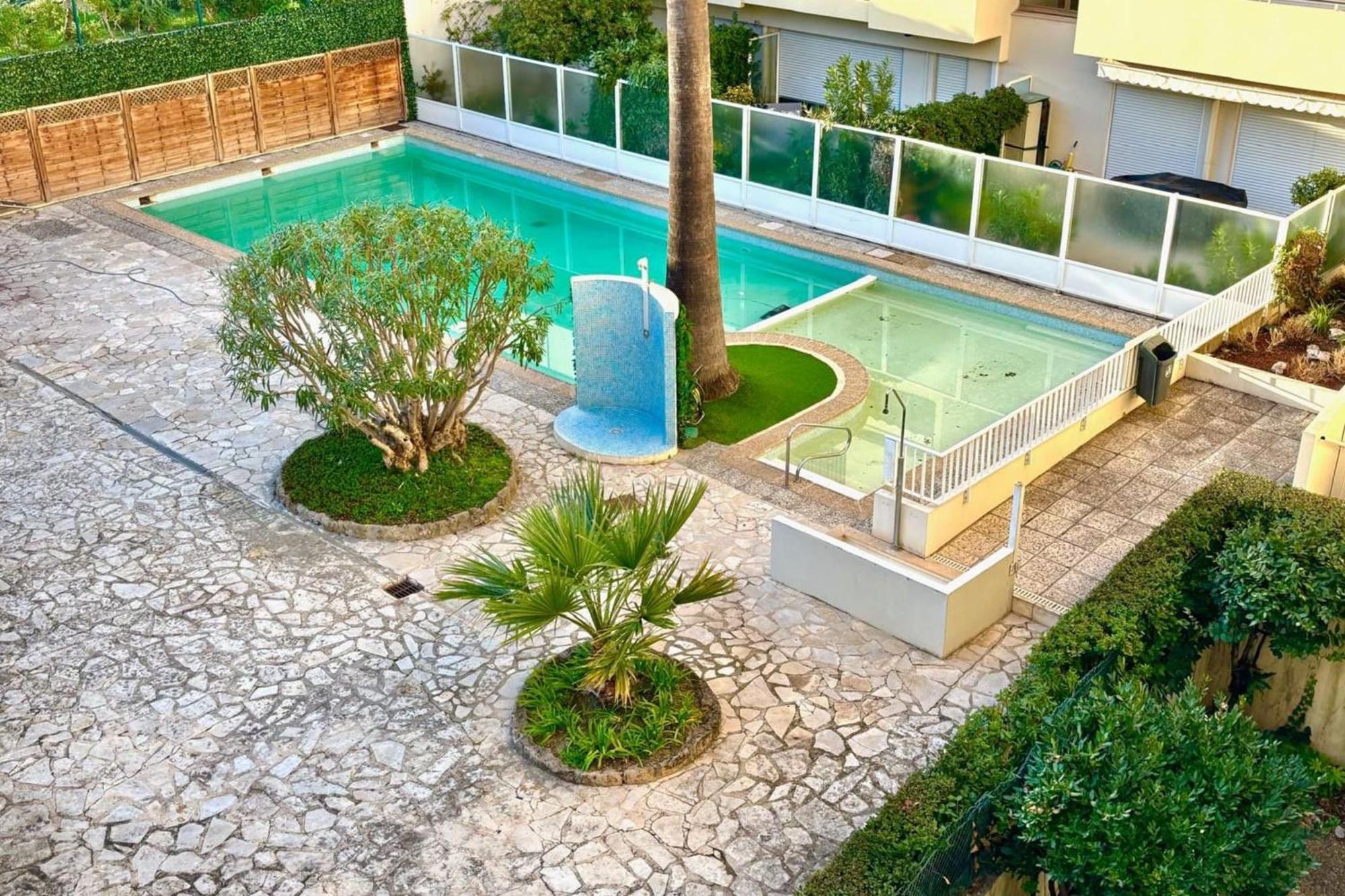 One-bedr Ap 50m From The Terrace Swimming Pool Air Con *