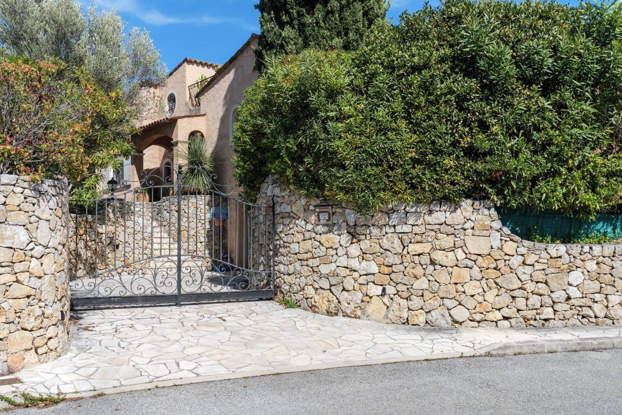 Charming Provencal Family House With Swimming Pool Hébergement de vacances *