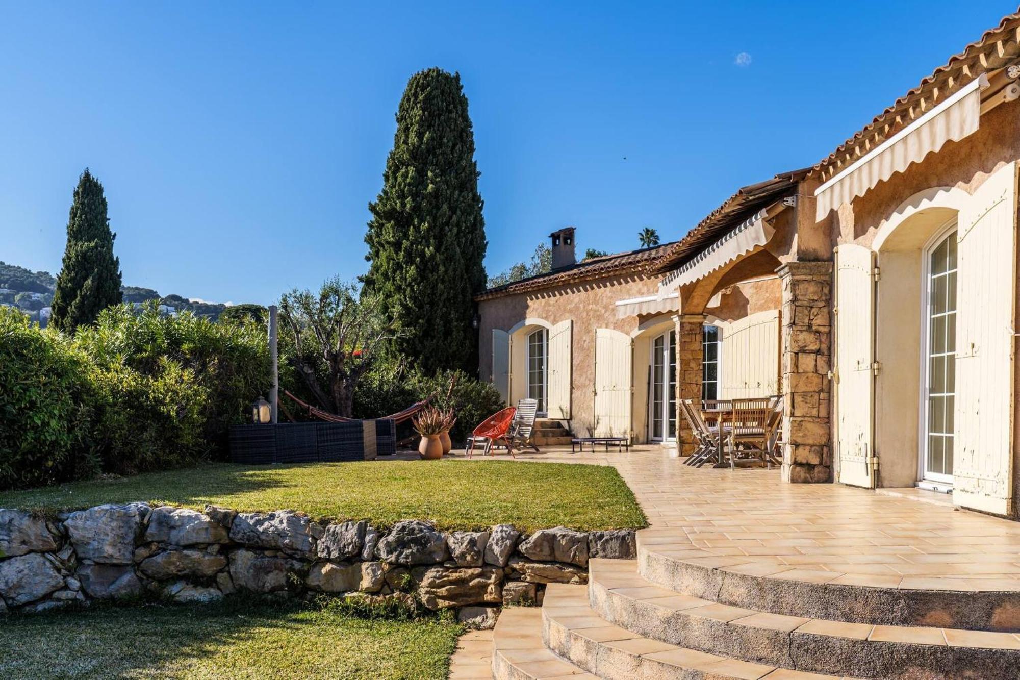 Charming Provencal Family House With Swimming Pool Antibes