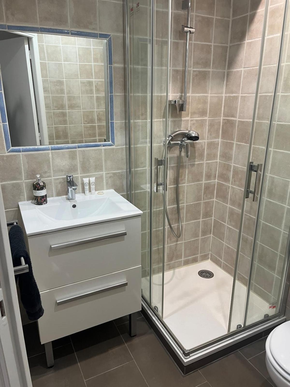 2 Rooms, Old Town Apartamento Antibes