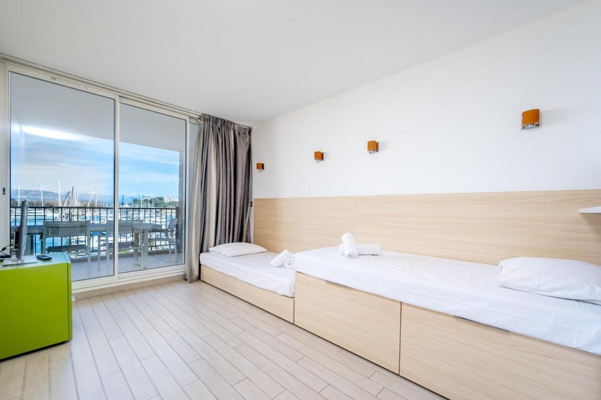 Rooftop -vue Port, 4 Pers, Climatise, Terrasse, Jaccuzi, Parking Antibes