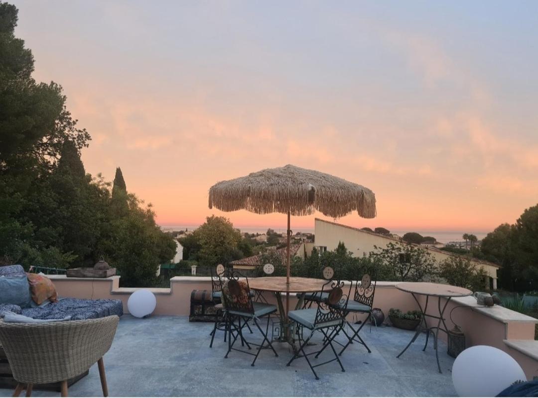 Beautiful Sea View, Quiet In Agricultural Antibes