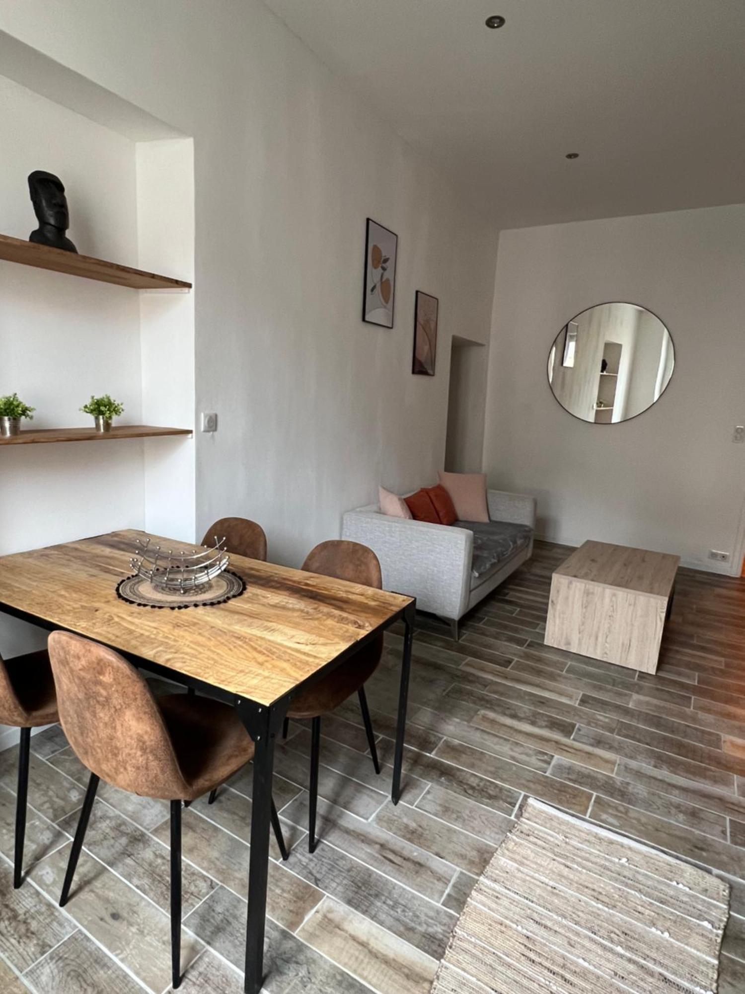 Cozy Old Apartment *