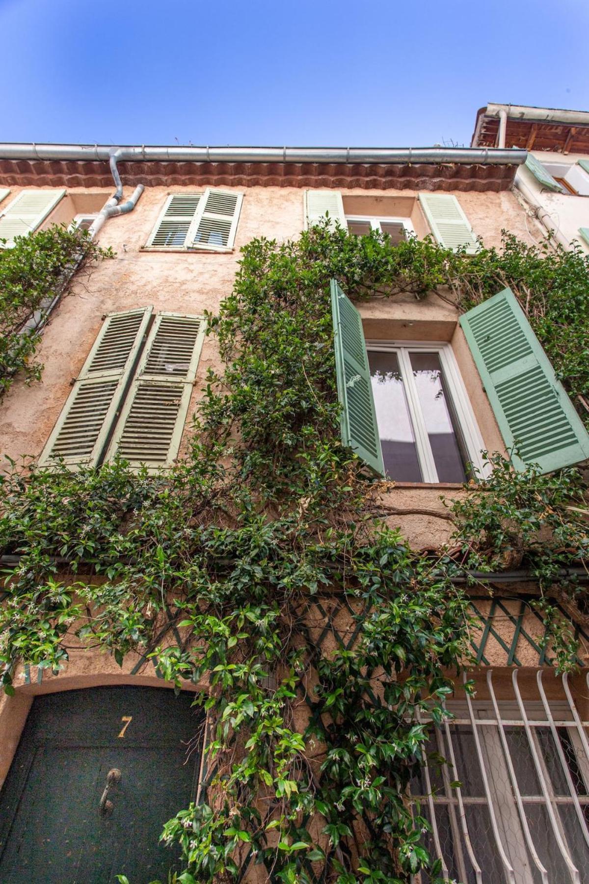 Apartment Charm Of Vieil Antibes, Quiet 2-4pers *