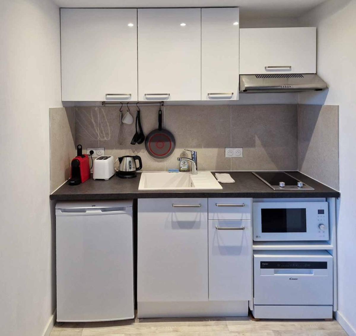 Renovated 25m2 Old Town Apartment Antibes