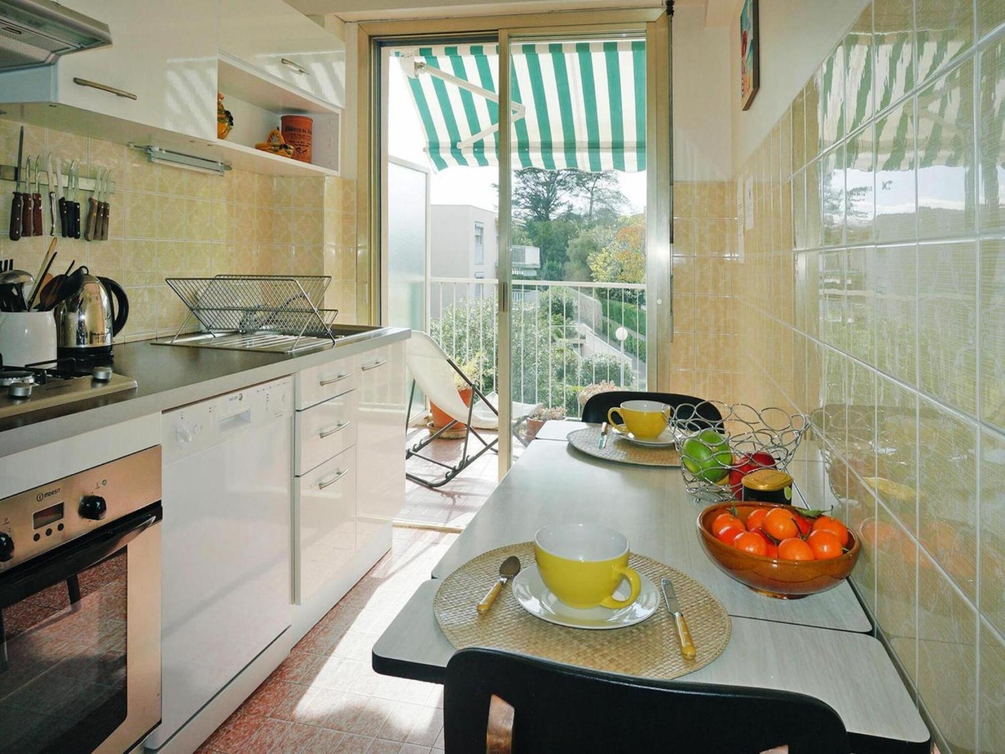 Cosy Flat With Balcony-terrace, Apartment *