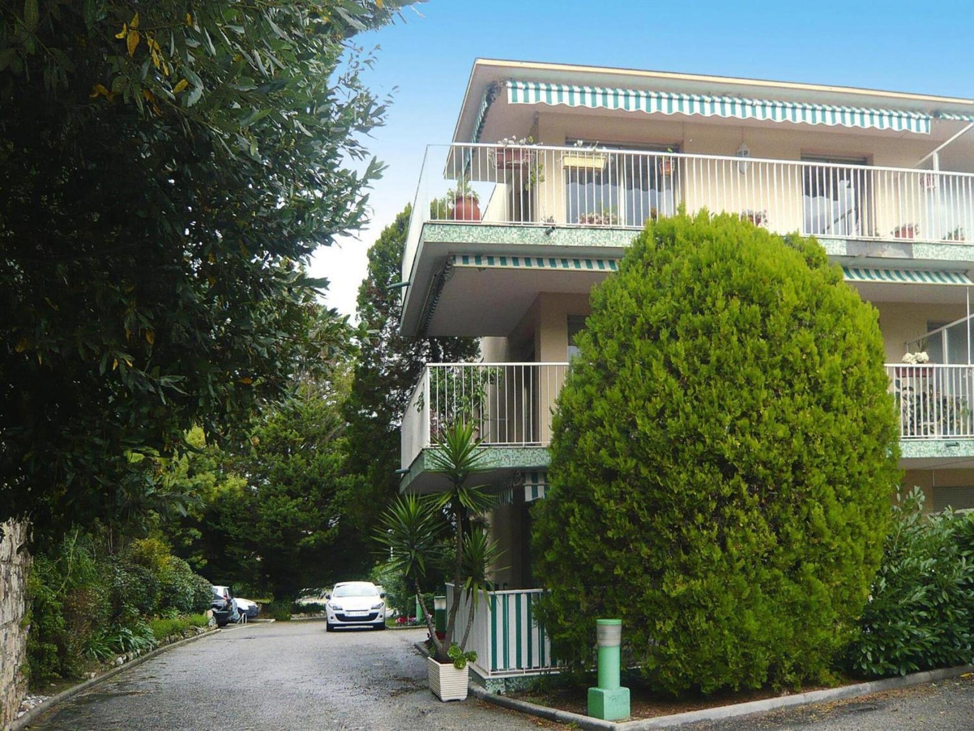 Cosy Flat With Balcony-terrace, Apartment