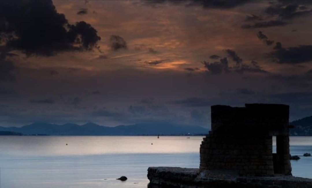Flat With Sea View Appartement Antibes