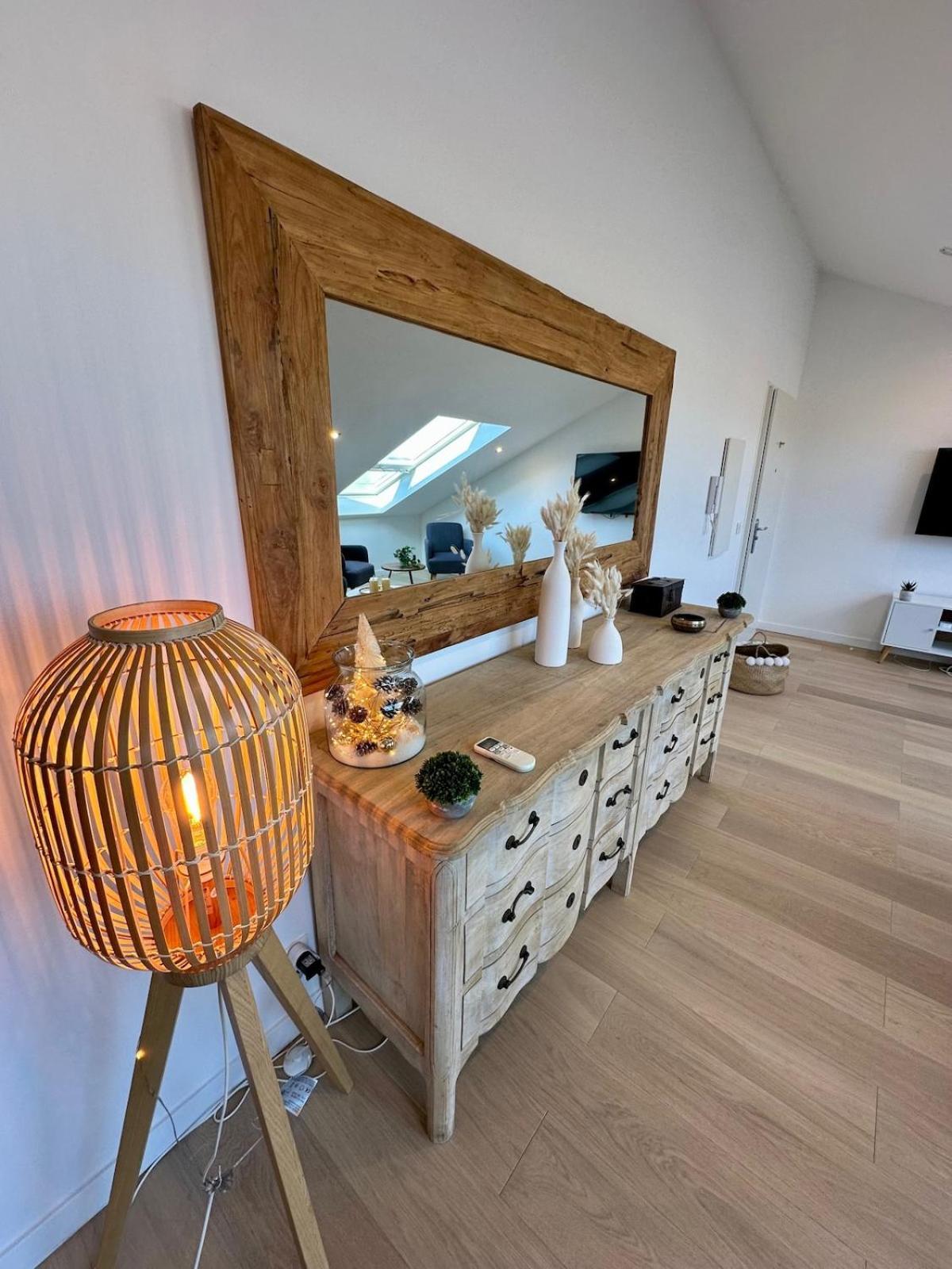 Gorgeous 2 Bedrooms Brand New Sea View Apartment