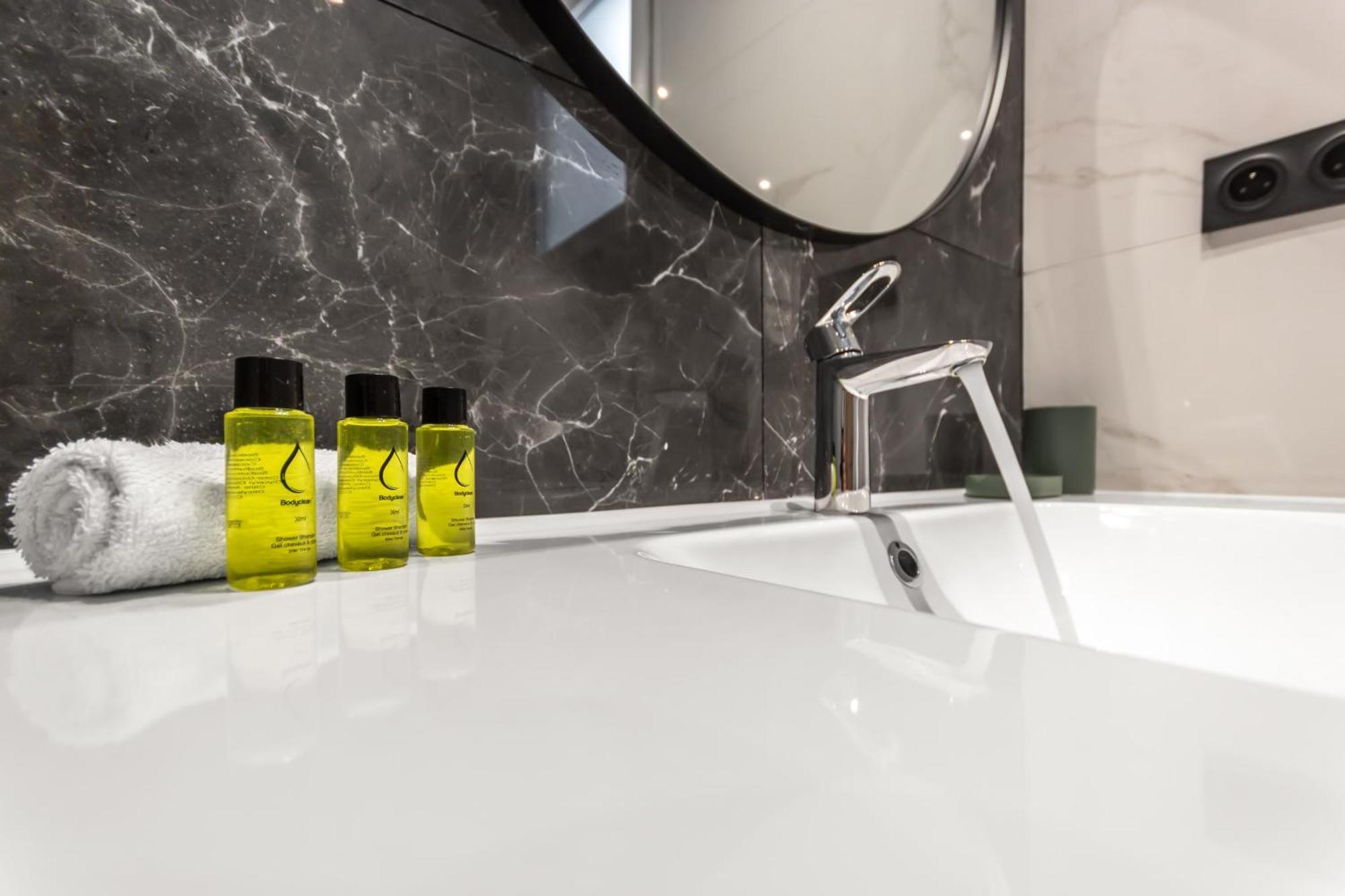 Le Versailles - Hypercentre - Luxurious - Spacious - Ac Apartment