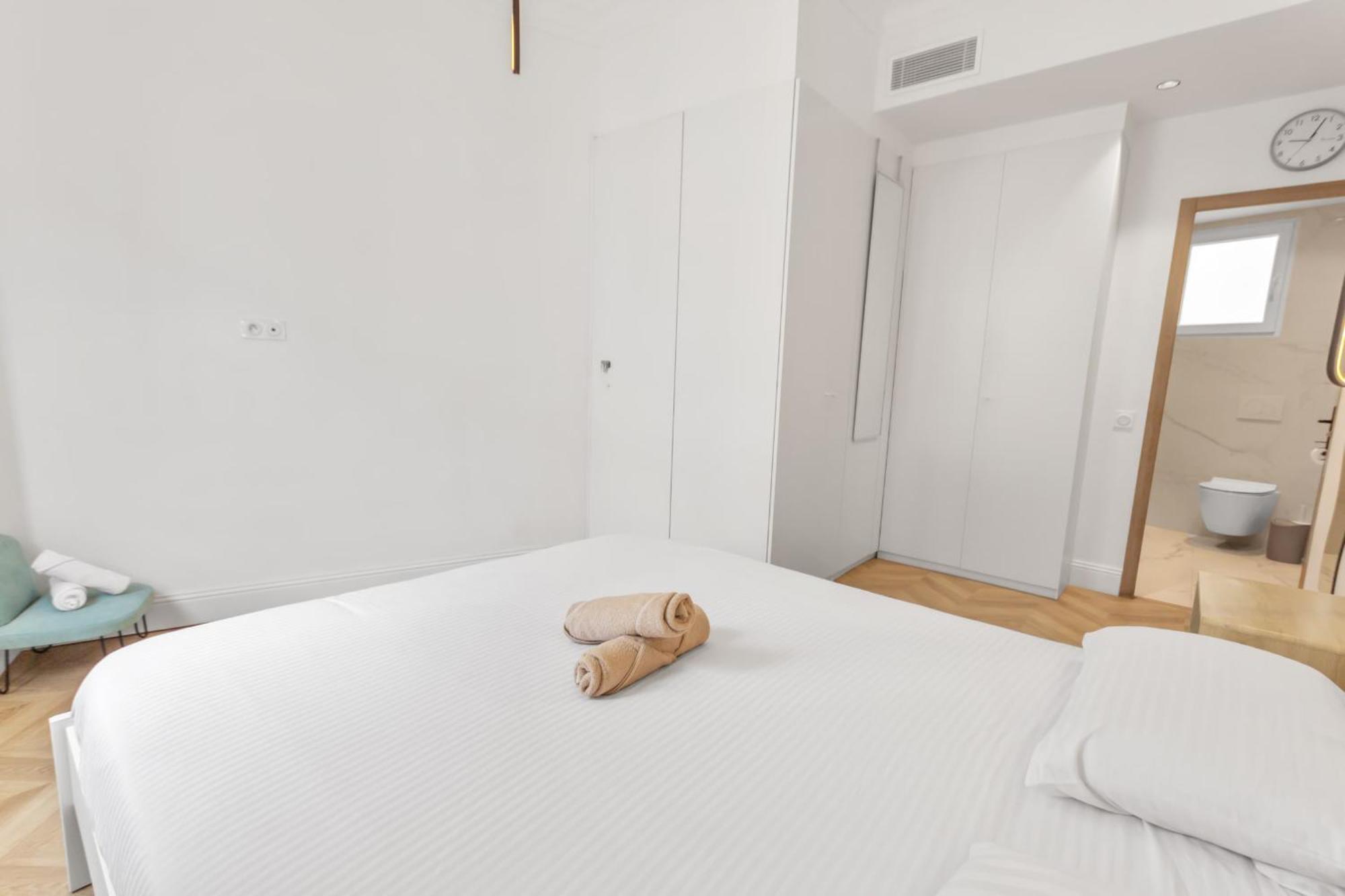 Apartment Le Versailles - Hypercentre - Luxurious - Spacious - Ac Antibes