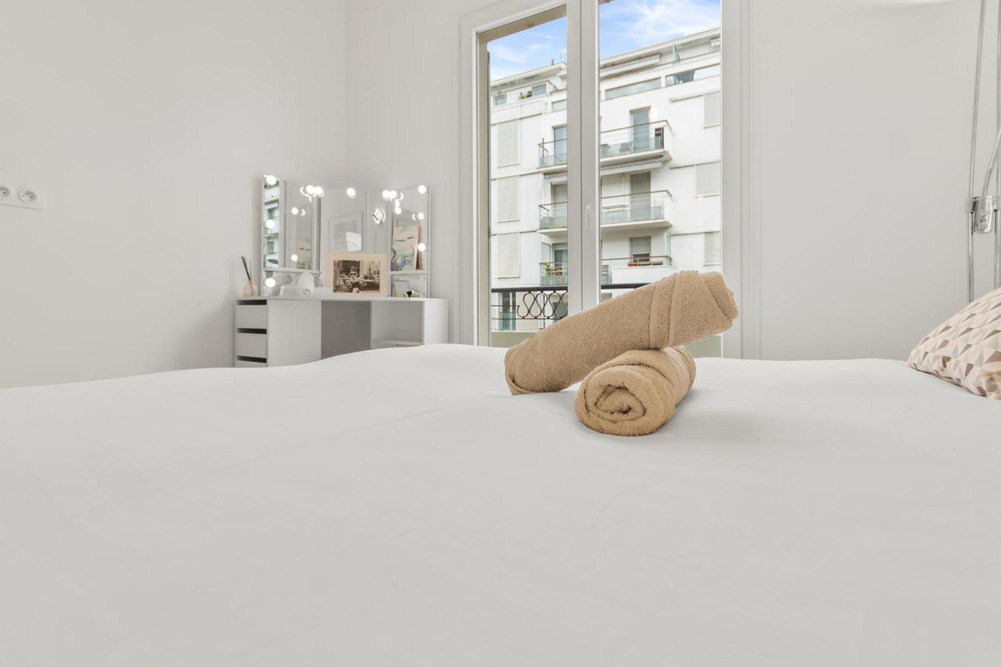 Le Versailles - Hypercentre - Luxurious - Spacious - Ac Apartment