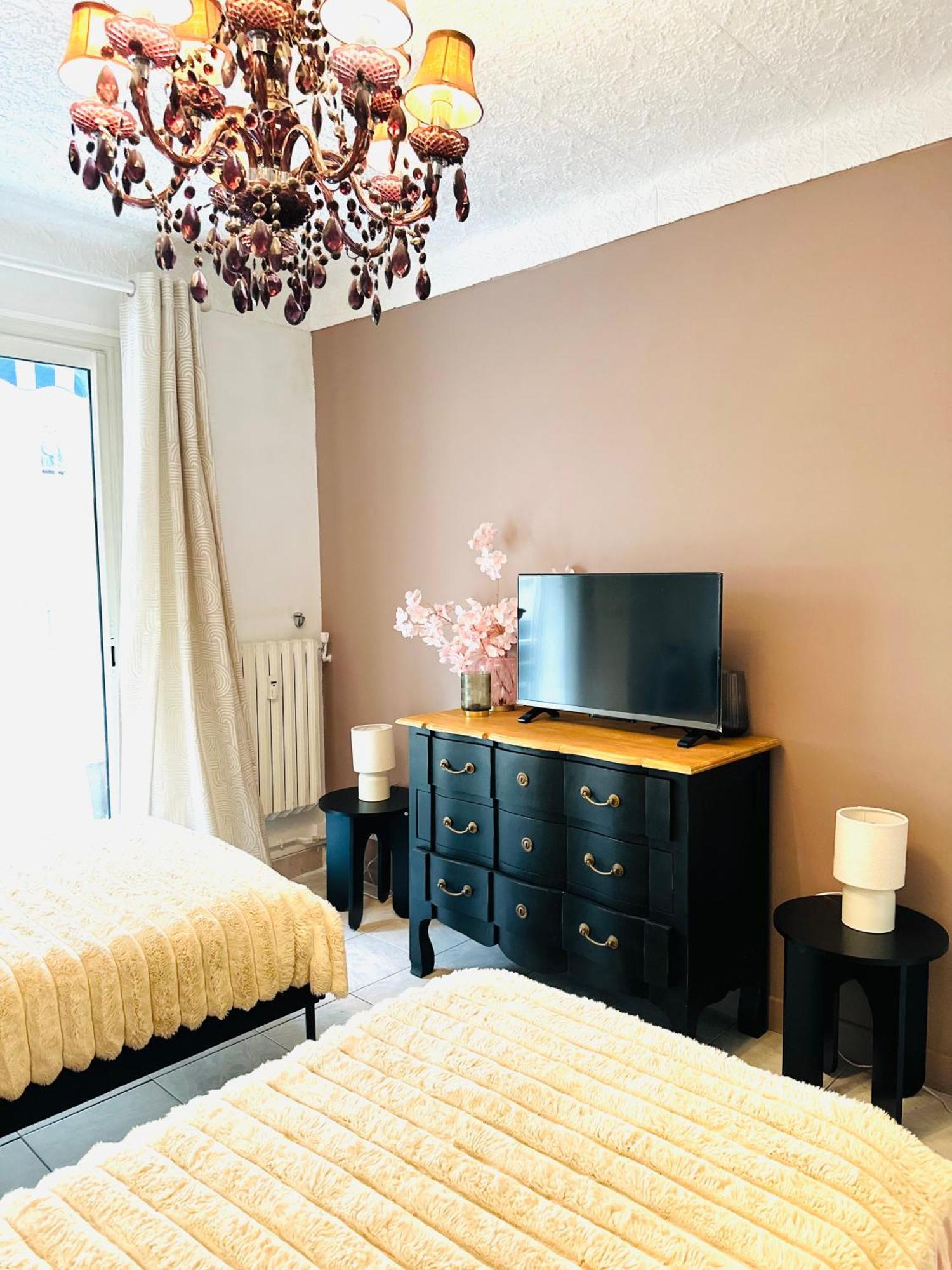 Centre-ville, 2 Bedrooms 6 Pers, Climatisation Apartment Antibes