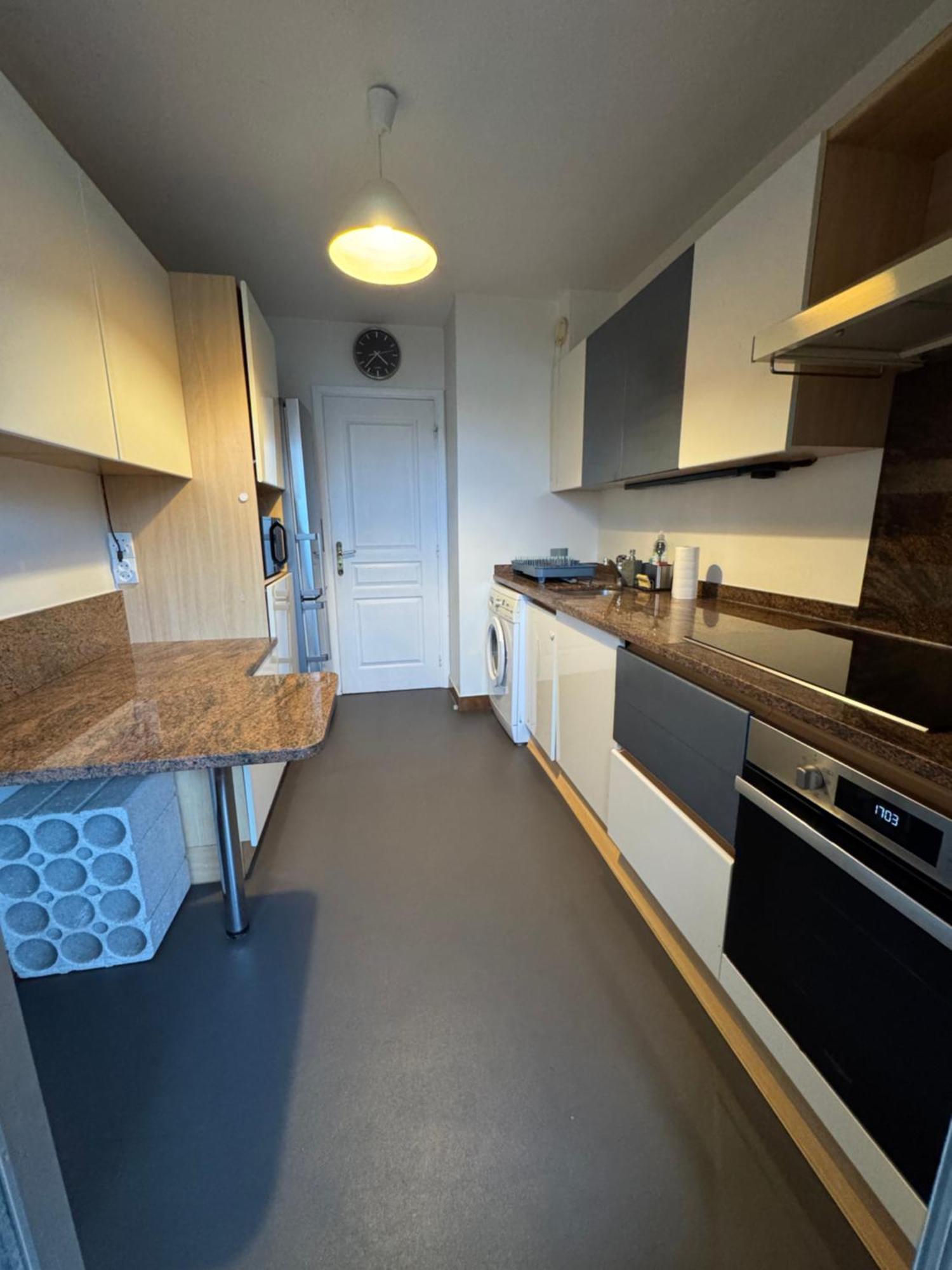 Top-of-range Of 90m2 & 20m2 Of Sunny Terrace, 2min From Sea *