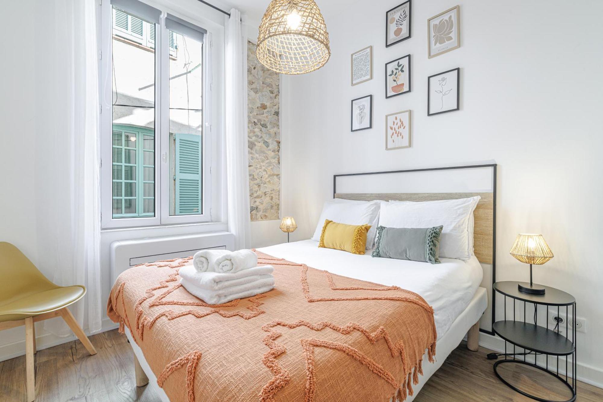 Old Town Superb New Flat, For 3, Ac, Wi-fi *