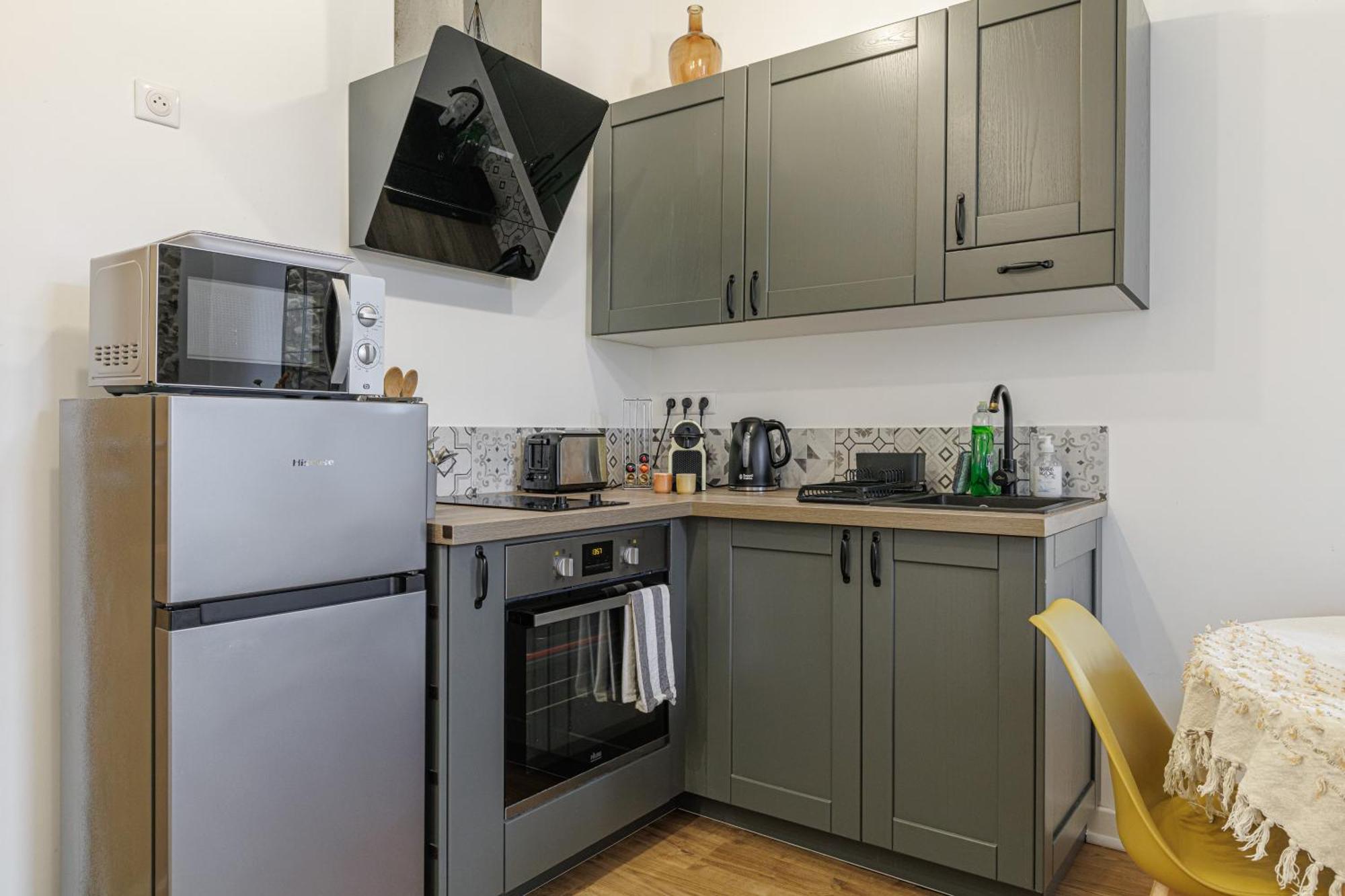 Old Town Superb New Flat, For 3, Ac, Wi-fi Apartment *