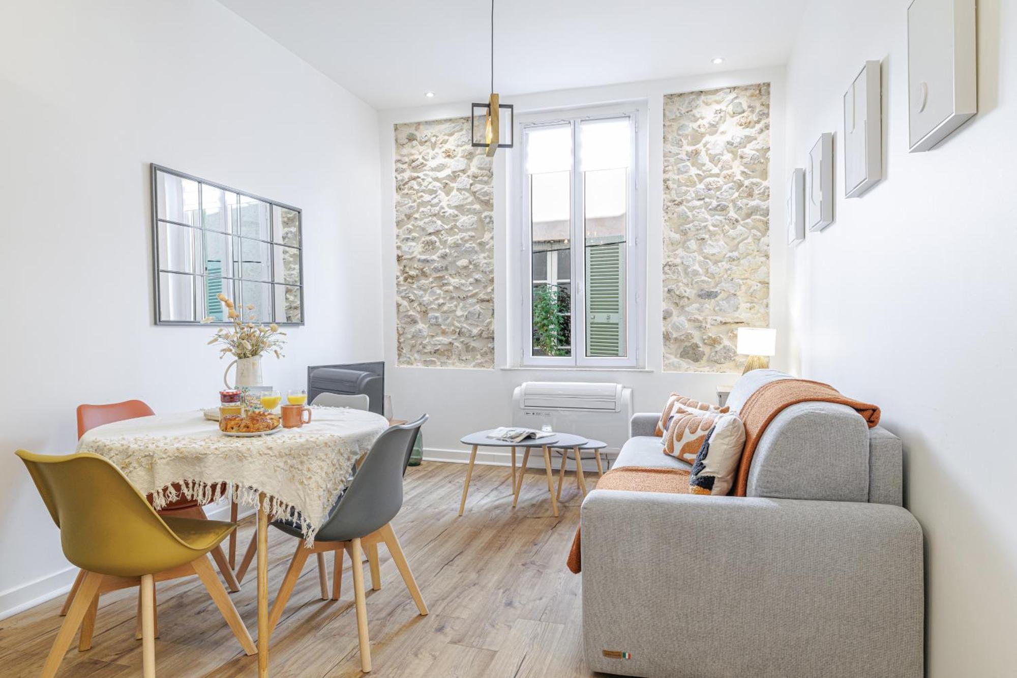 Old Town Superb New Flat, For 3, Ac, Wi-fi Apartment *