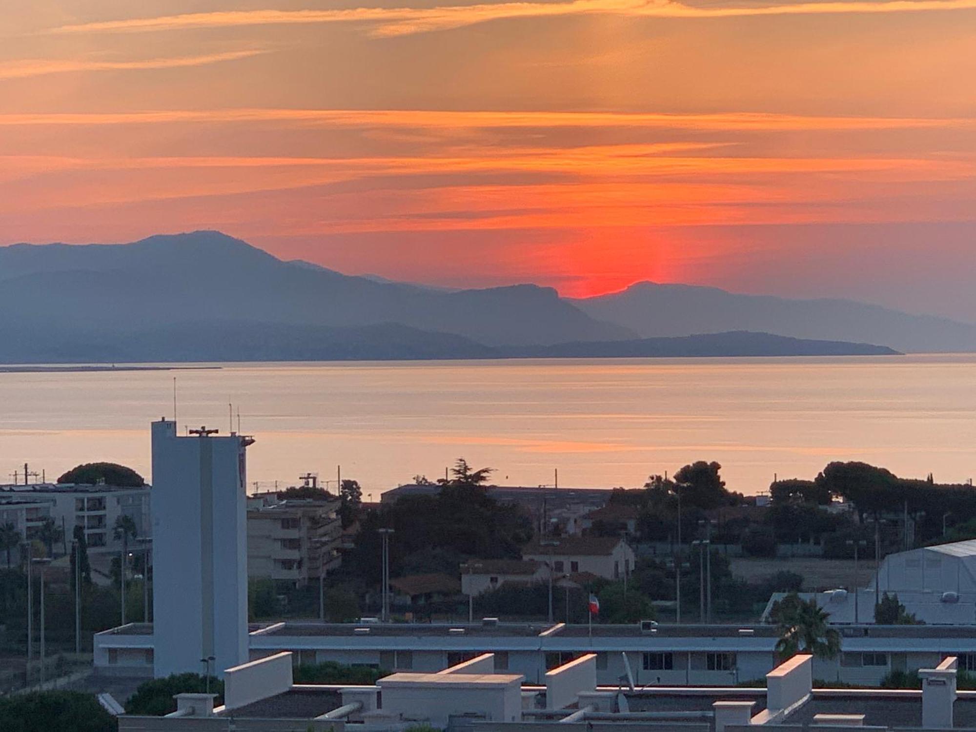 Apartamento Superbe 2 Pieces Antibes Vue Mer, Piscine, Parking