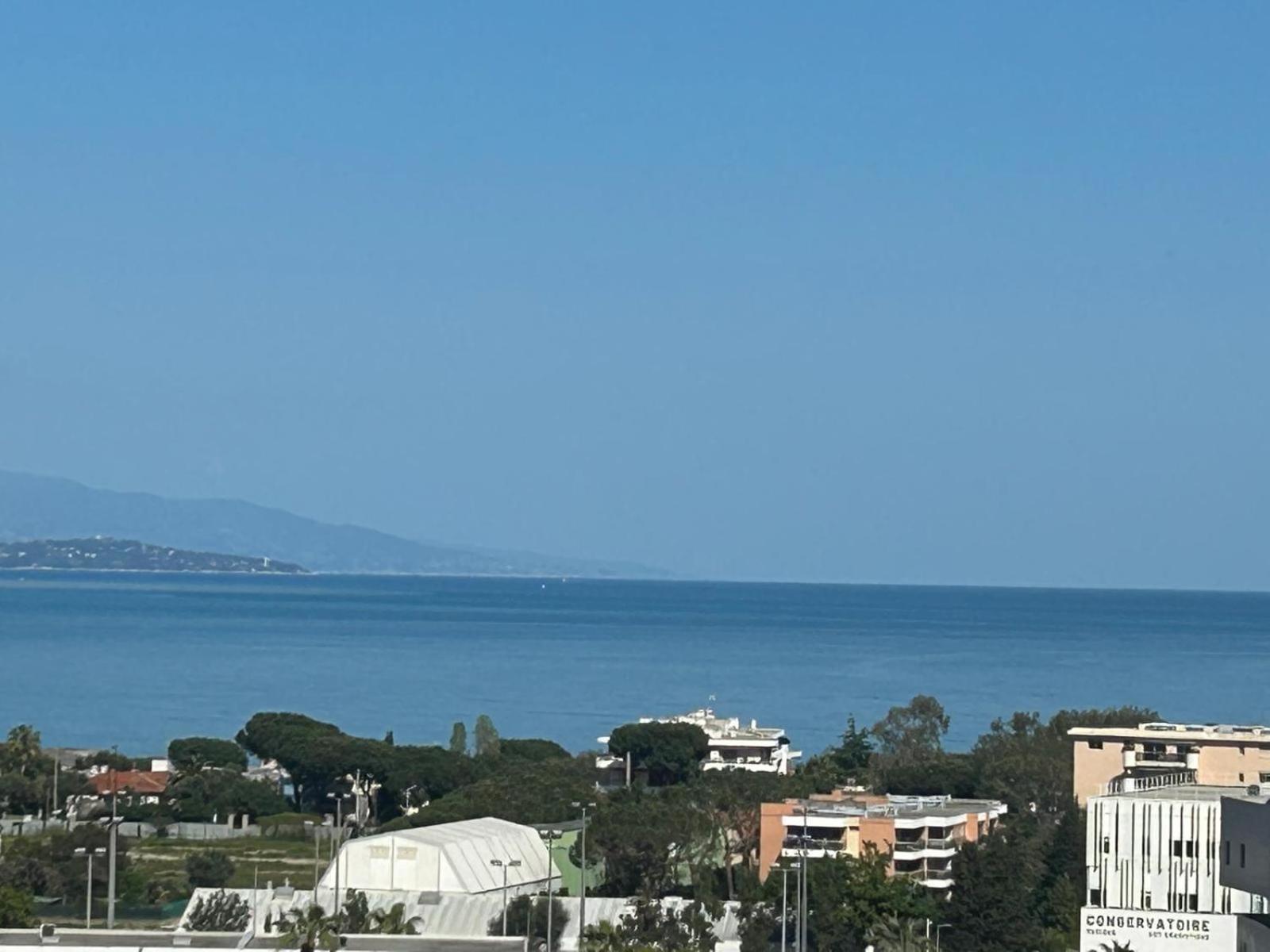 Superbe 2 Pieces Antibes Vue Mer, Piscine, Parking Apartamento Antibes