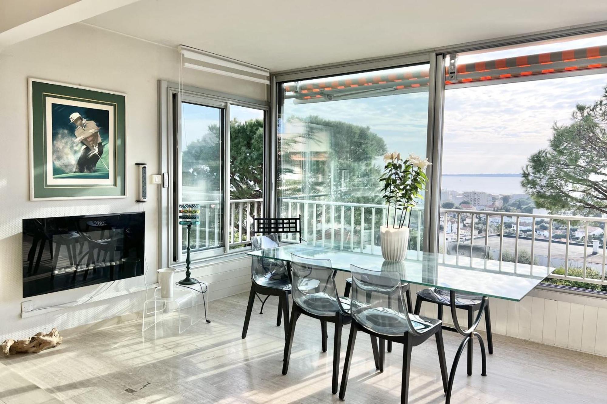 Apartamento T3 With Magnificent Sea View Antibes