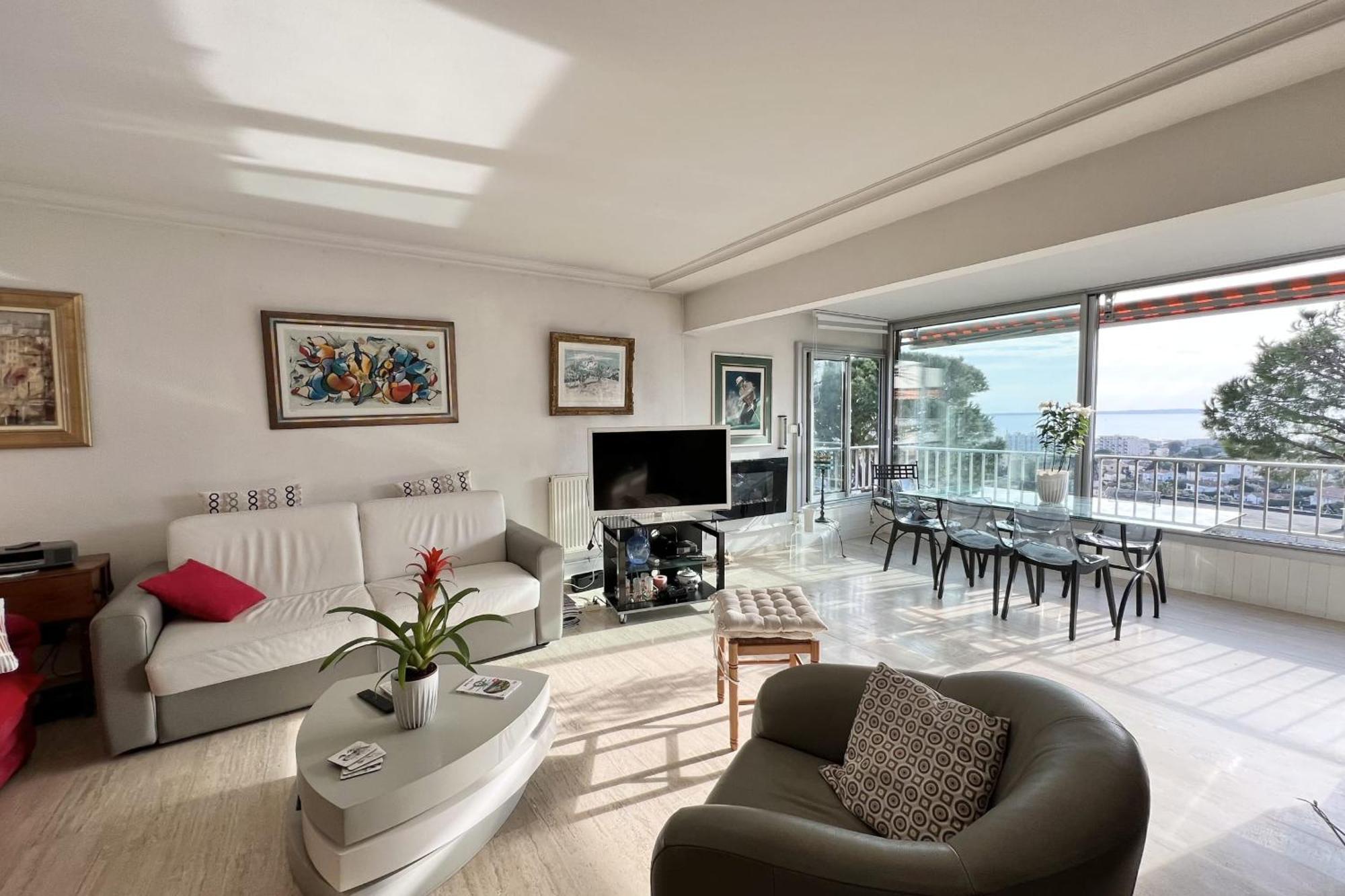 T3 With Magnificent Sea View Antibes