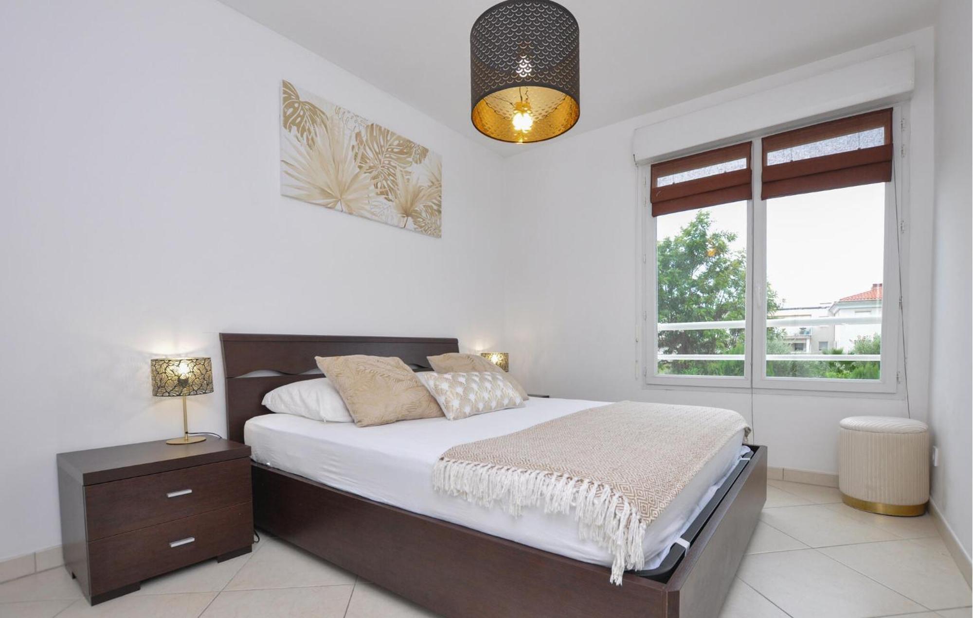 1 Bedroom Gorgeous In Apartment *