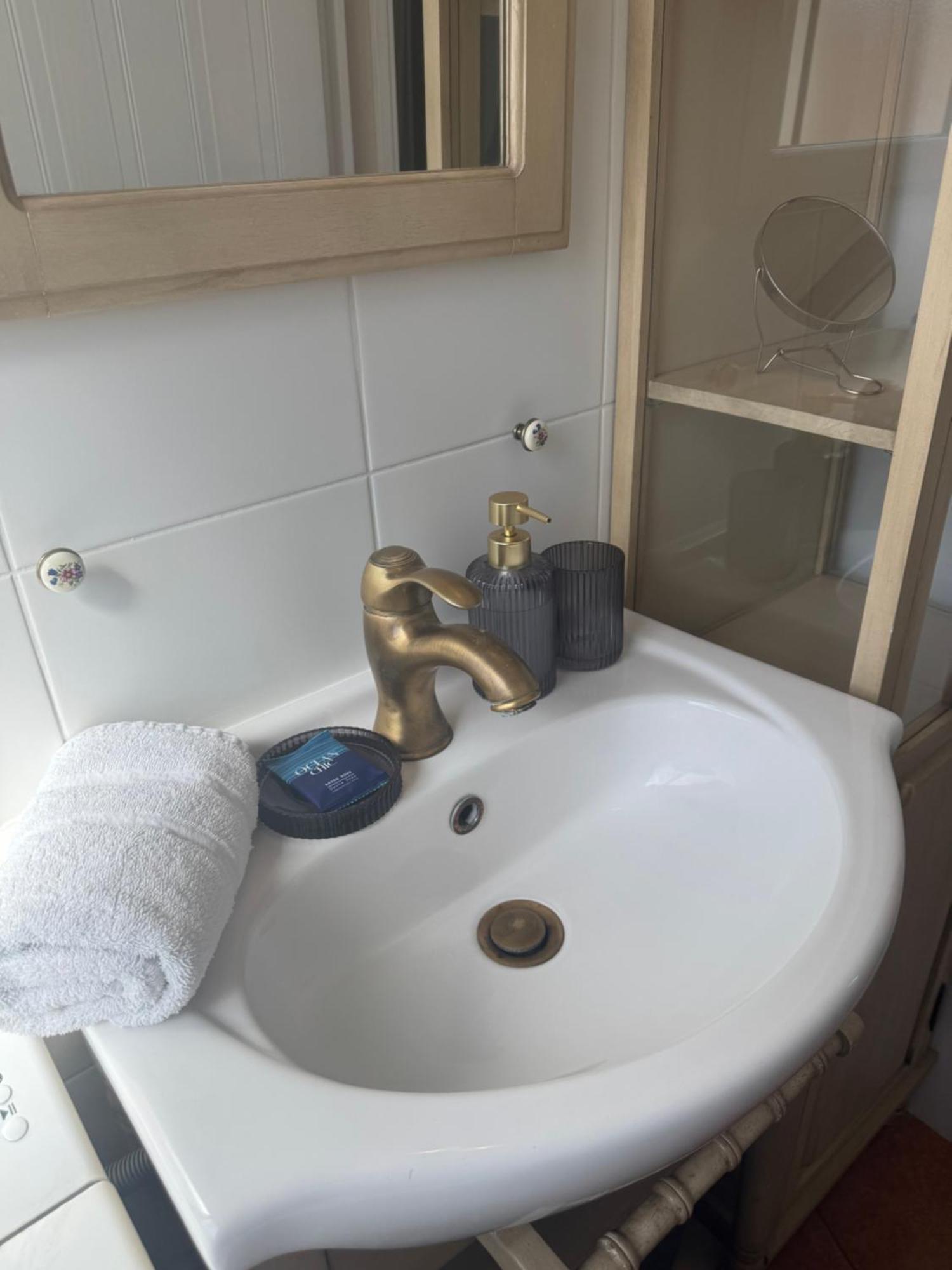 Penthouse - Jacuzzi - Terrace - Parking - 2 Pools * Antibes