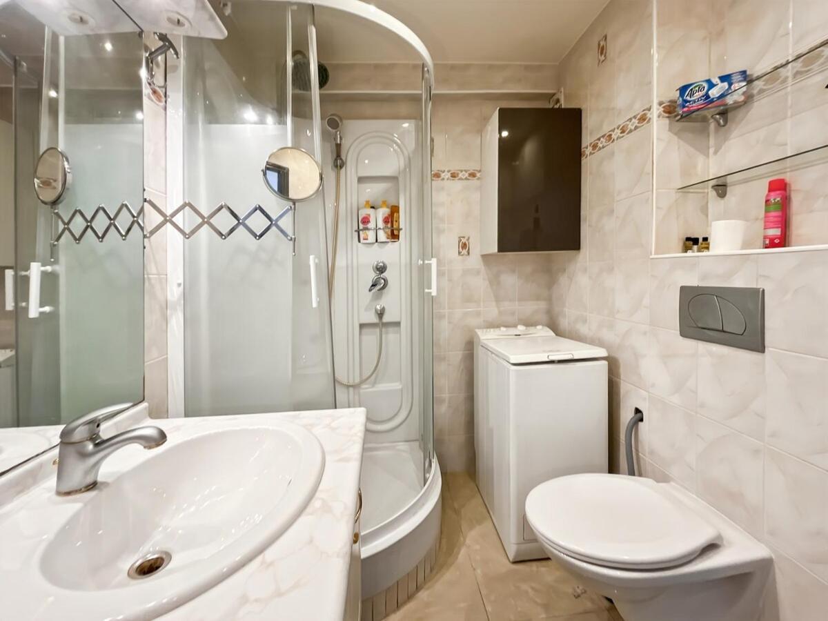 Apartment Front De Antibes