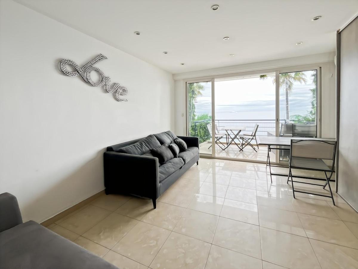 Front De * Antibes