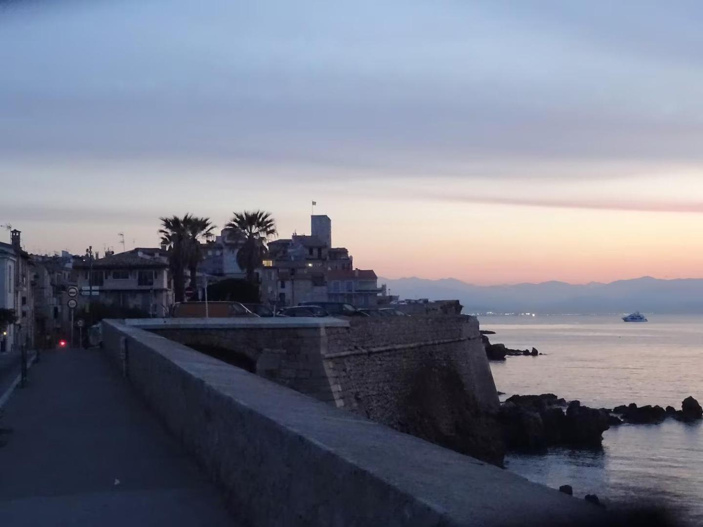 First Floor Fully Renovated * Antibes