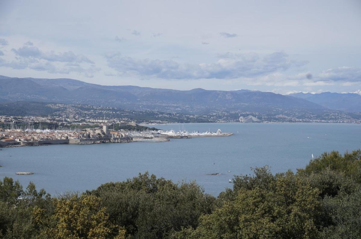 First Floor Fully Renovated * Antibes