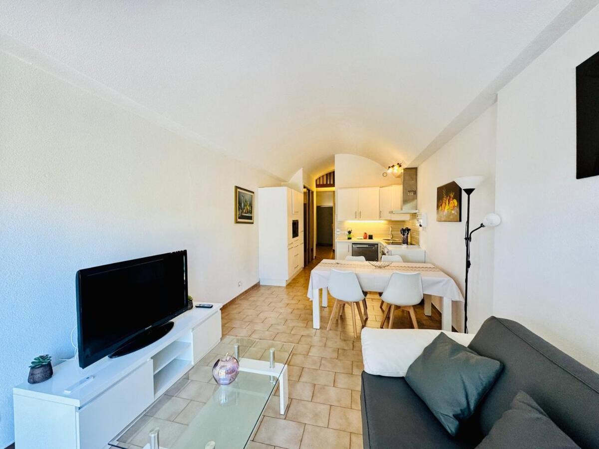 Apartment Le Velusine 2077 - 4 Prs - Parking - Climatisation - Piscine