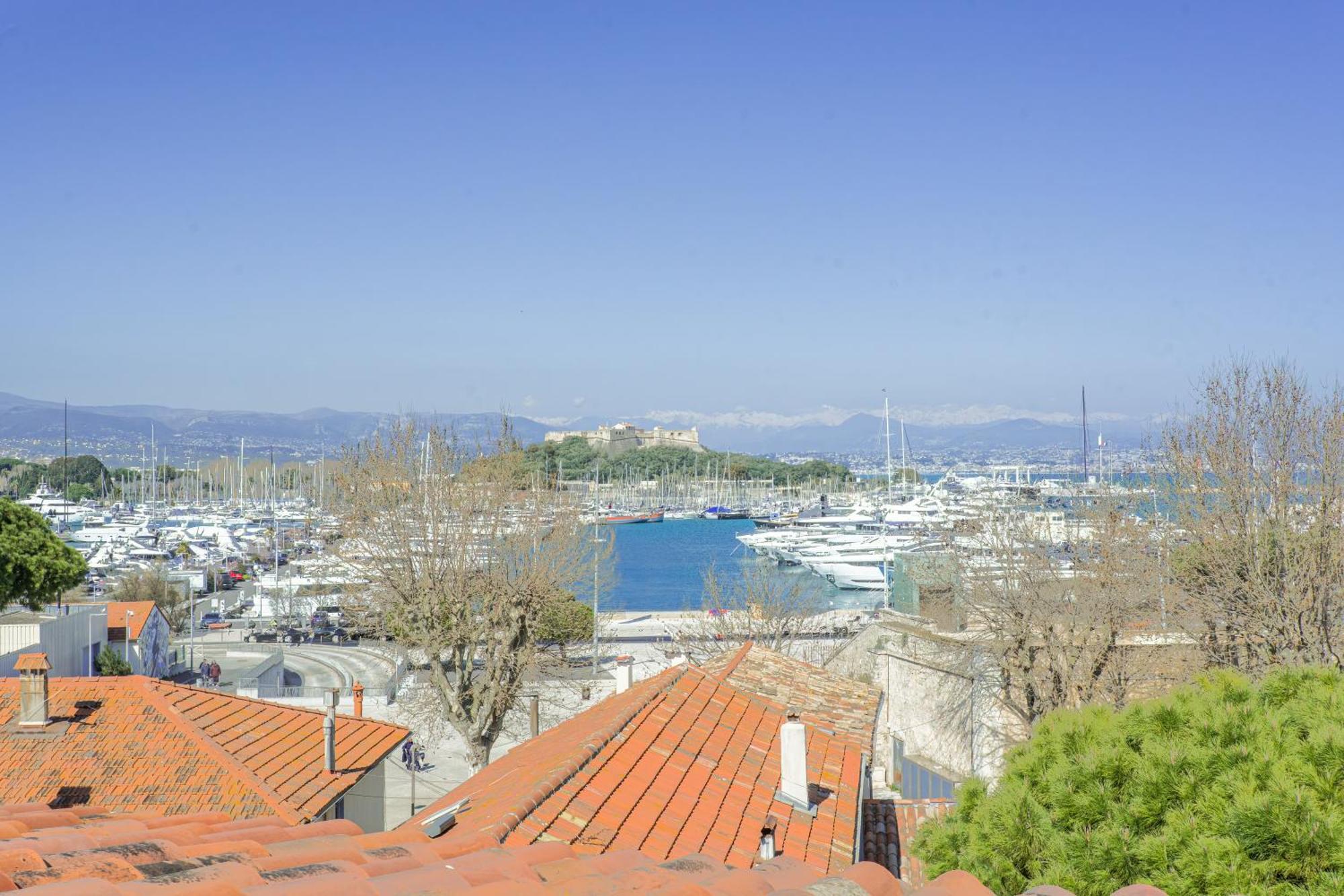 Vieil Duplex Lumineux Vue Imprenable - Climatise Apartment Antibes