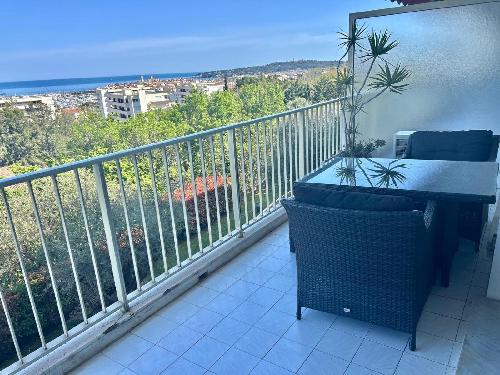 Apartamento Superbe 2 Pieces Antibes Vue Mer, Piscine, Parking *