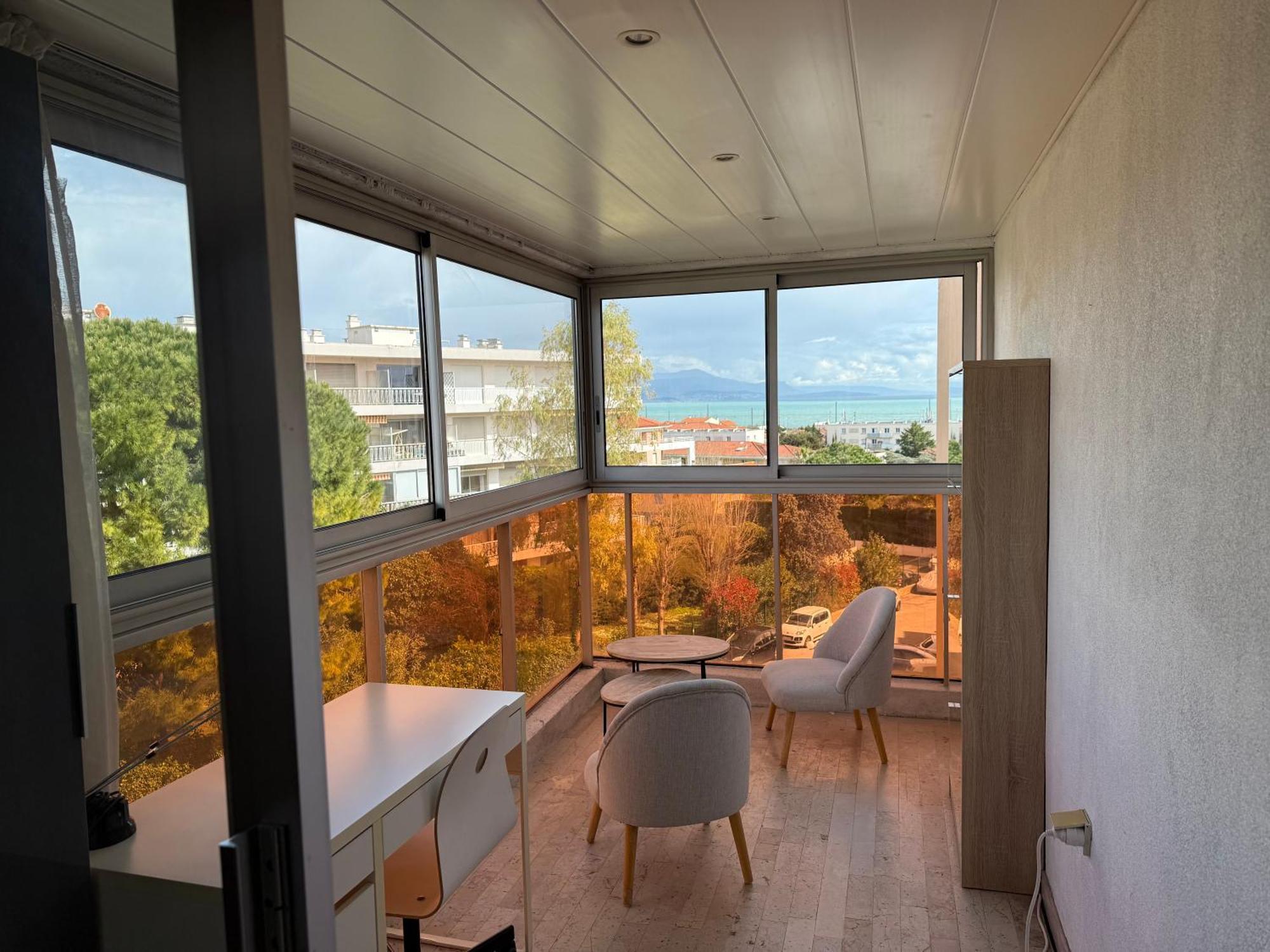 Dernier Etage Vue Avec Parking * Antibes