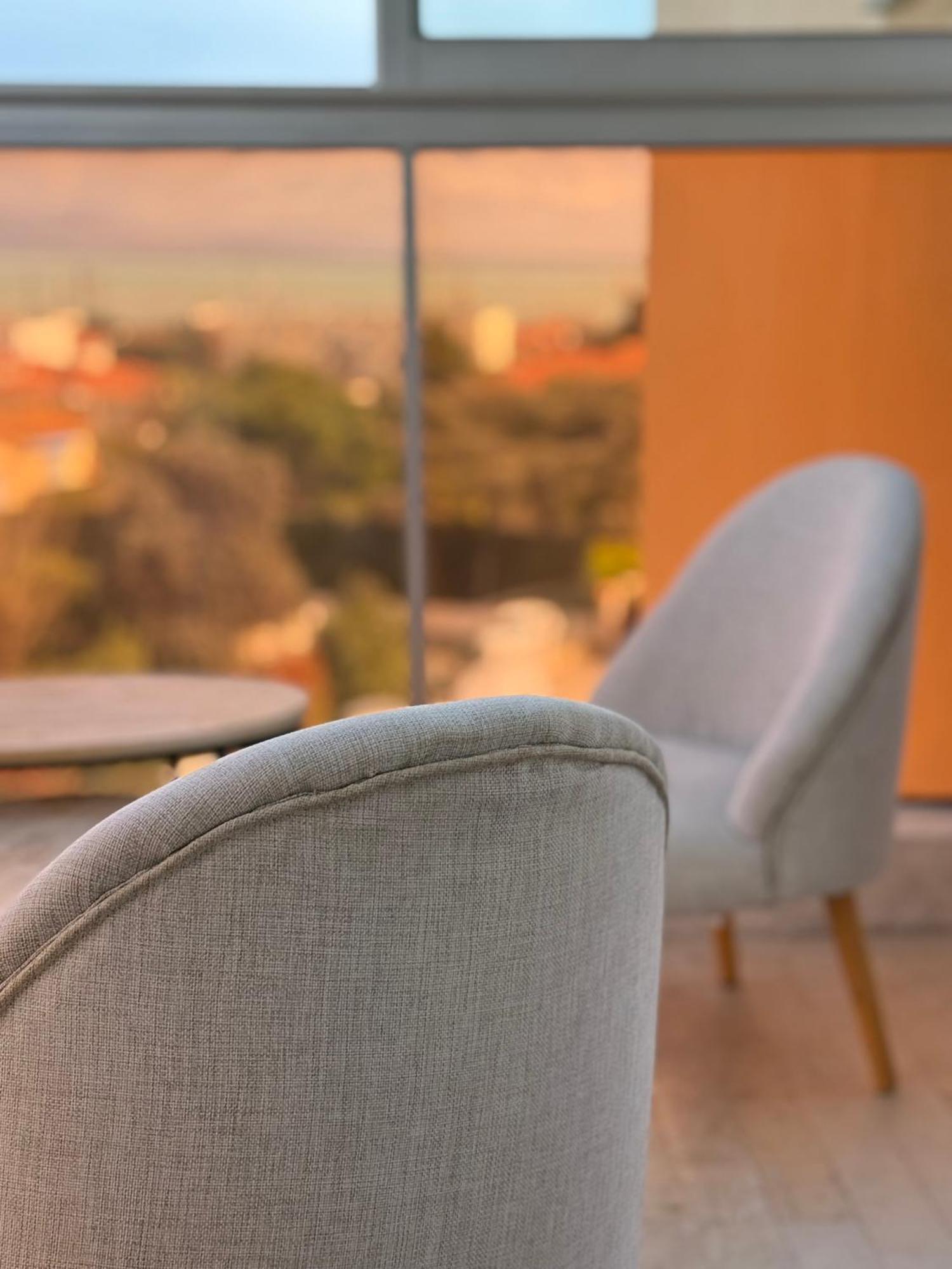 Appartement Dernier Etage Vue Avec Parking *