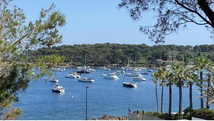 Cap D'antibes De La Garoupe Pied Dans L'eau Piscine